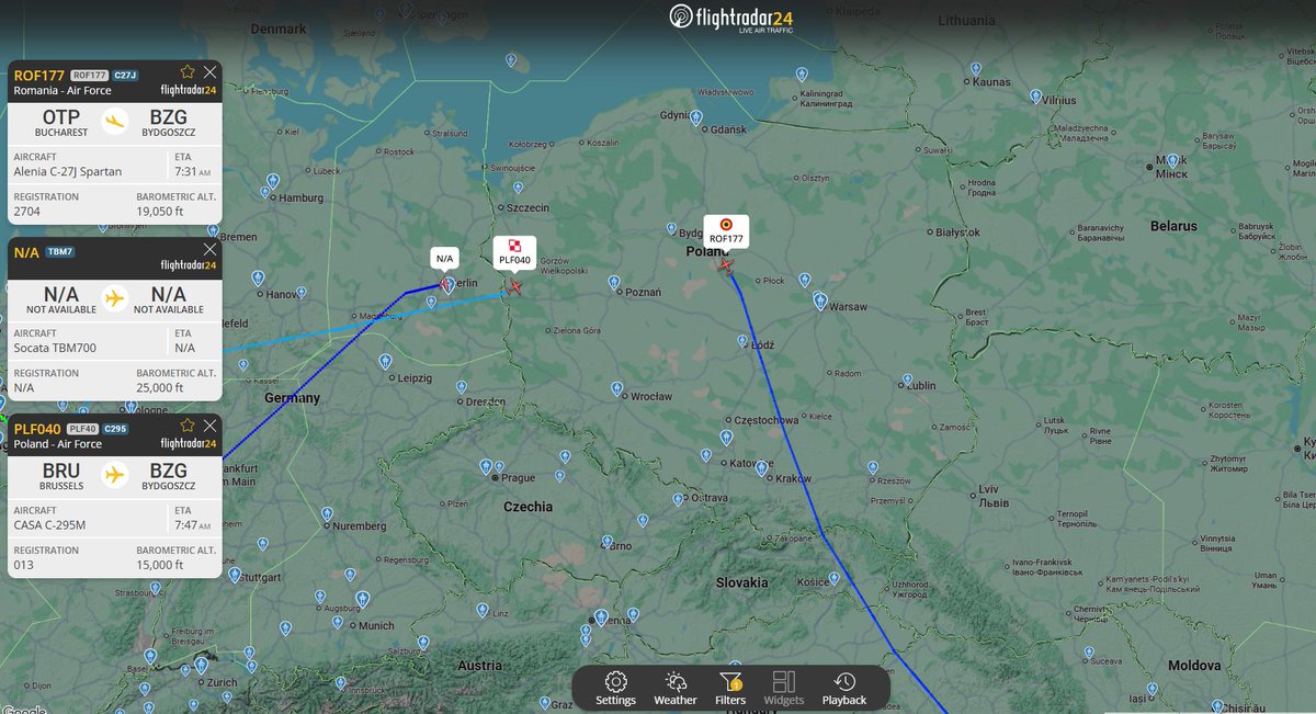 PolishMilRadar's tweet photo. 📅 24.06 🕒 07:07LT - 🇷🇴 🇵🇱 🇫🇷 Przyloty do Bydgoszczy
Do lotniska w Bydgoszczy zmierzają:
✈️ Alenia C-27J Spartan "2704" Sił Powietrznych Rumunii 🇷🇴 w locie #ROF177 z Bukaresztu #LROP 🇷🇴
✈️ CASA C-295M "013" Sił Powietrznych RP 🇵🇱 w locie #PLF040 z Brukseli #EBBR 🇧🇪
✈️ Socata TBM 700 "117" Sił Powietrznych Francji 🇫🇷 w locie #CTM3859 z bazy Ramstein #ETAR 🇩🇪
🔗https://t.co/IGnXpNgzXP
#POLMILRADAR