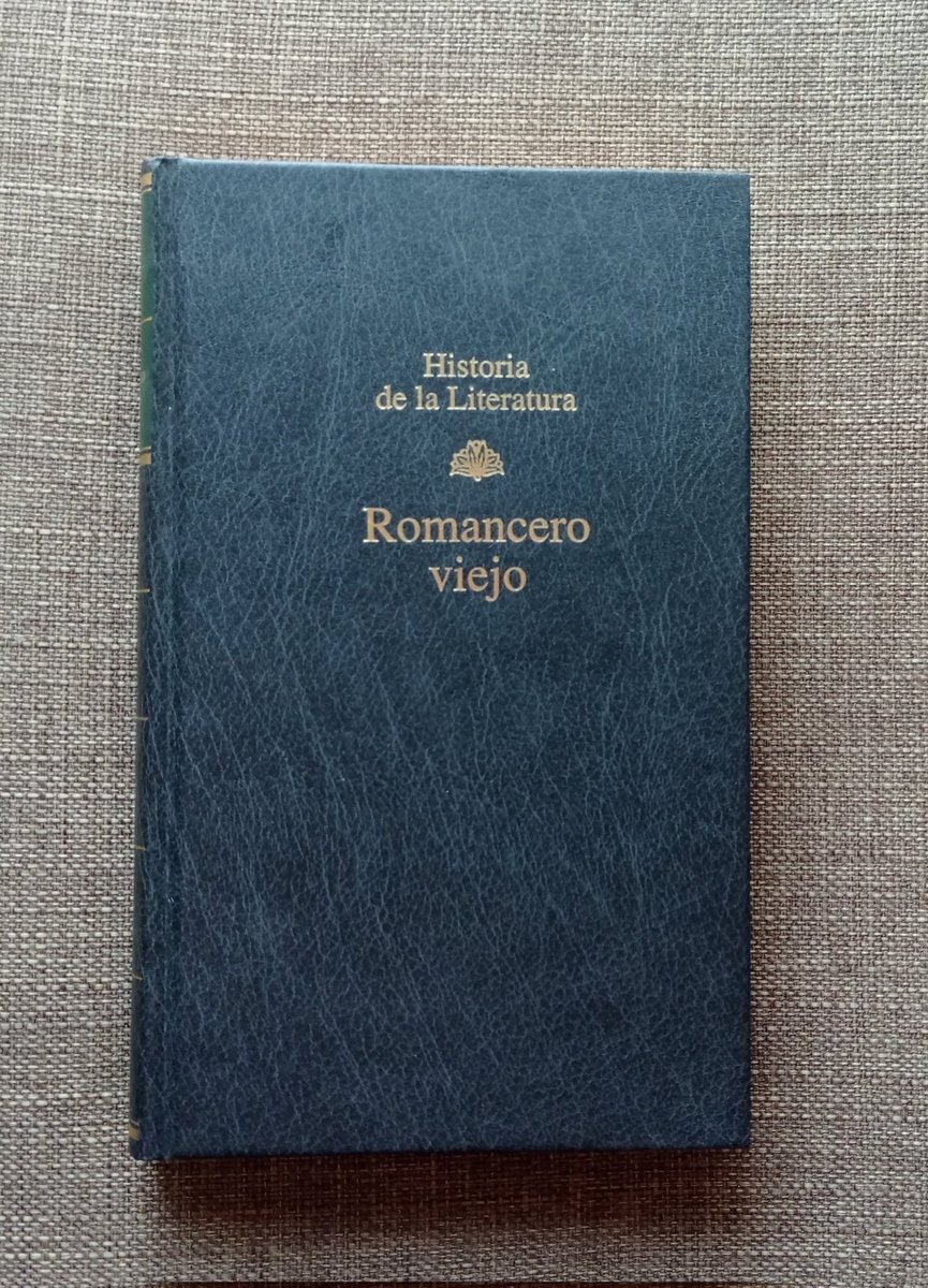 LibrosVintage's tweet photo. “¡Quién hubiera tal ventura
sobre las aguas del mar
como hubo el infante Arnaldos
la mañana de San Juan!
Andando a buscar la caza
para su halcón cebar,
vio venir una galera
que venía en alta mar”

📜'Romance del Conde Arnaldos'
📖'Romancero viejo'
#HistoriadelaLiteraturaRBA n° 84 https://t.co/gLANY3wd5b