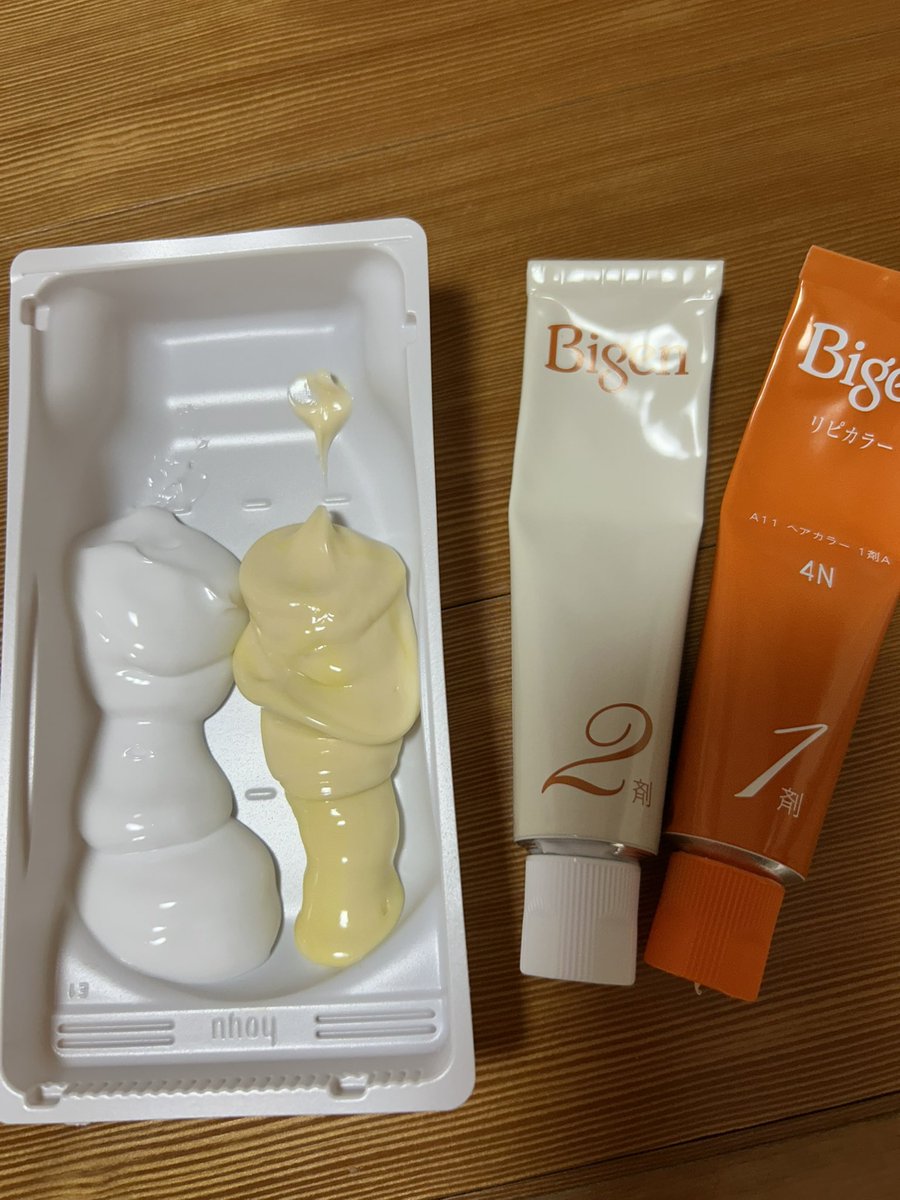 seimeisenn's tweet photo. ホーユー株式会社から商品をいただきました
■商品名：商品名：ビゲン リピカラー（4N やや明るい自然なブラウン） 販売名：A11　ヘアカラー　1剤A　4N【医薬部外品】 / HC　オキサイド　2剤A【医薬部外品】
簡単に使えました　色も自分好みでした https://t.co/4FKIk67J26