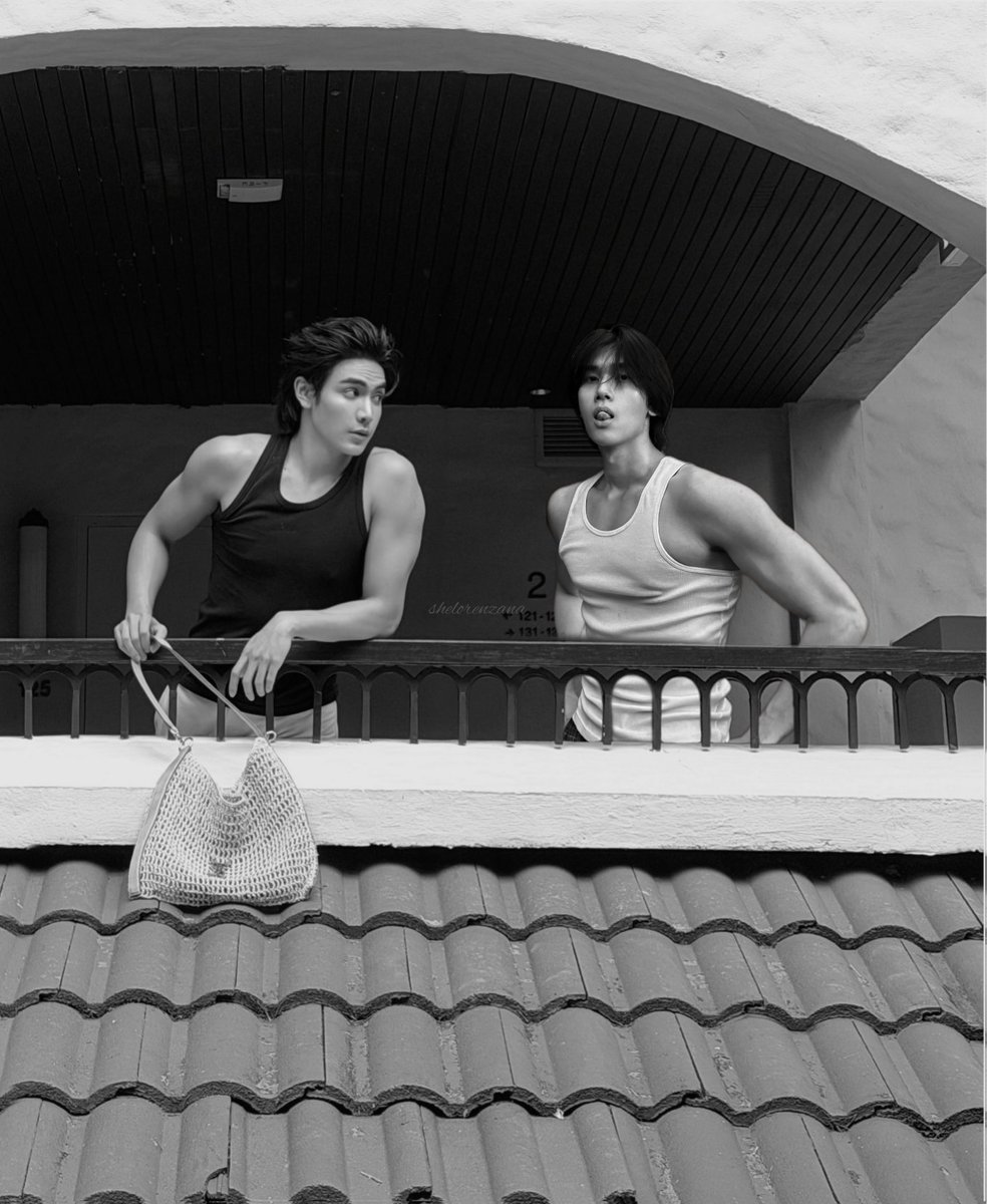 shelorenzana's tweet photo. Black and white 🔥

#JoongDunk https://t.co/QNWiiDMRSl