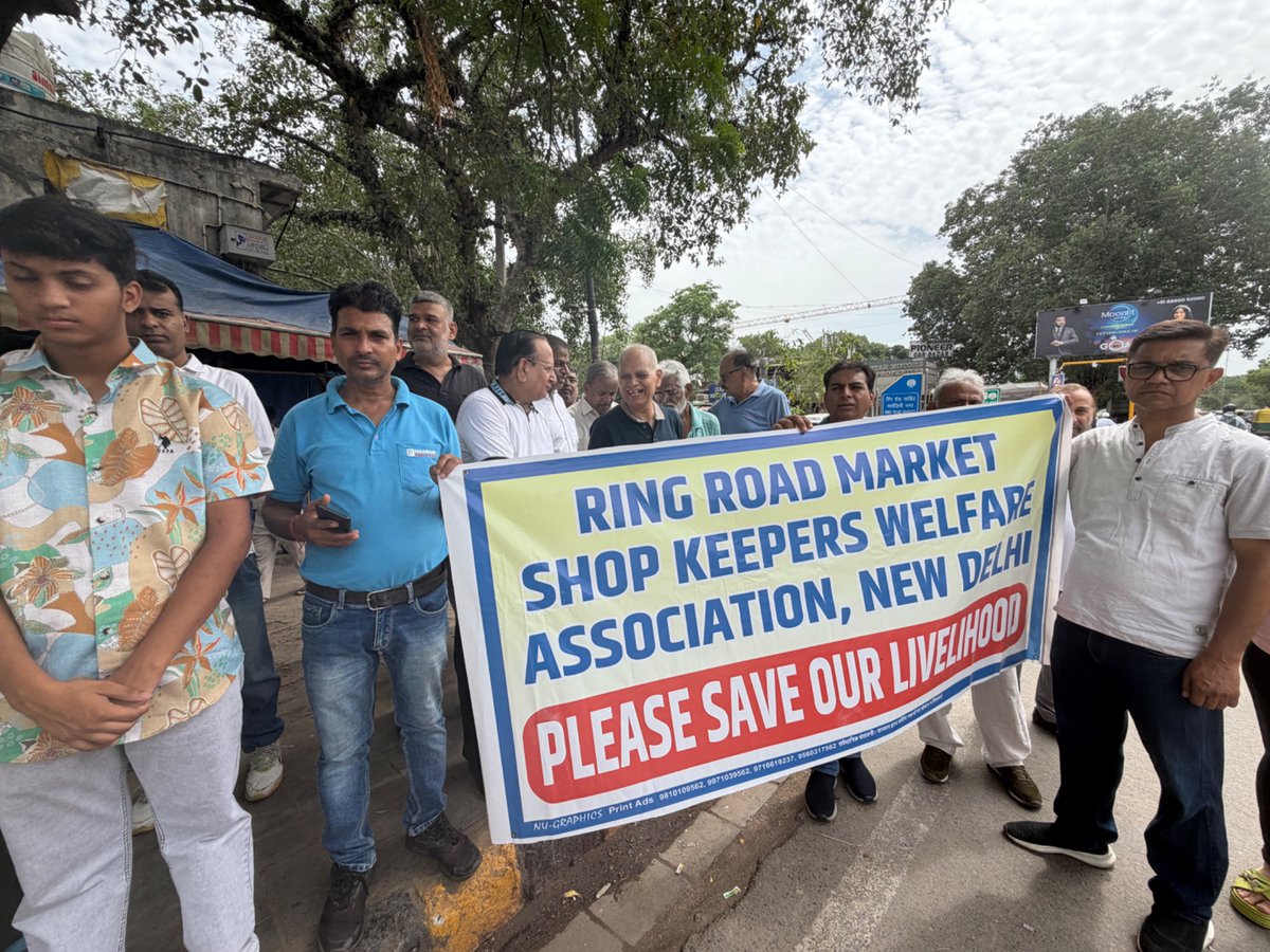 taniadhingr6's tweet photo. @NBTDilli 217 shopkeepers. 60+ years. One market. Hundreds of families.Ring Road Market has stood since 1962,but today our livelihoods are at risk.We seek justice,dialogue, and the right to earn an honest living.Please intervene before a 64-year legacy is lost.#SaveRingRoadMarket https://t.co/lEURaOHlPz