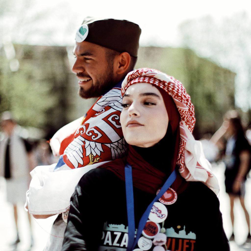 Varinika15's tweet photo. Još jedan mlad život na ivici zbog tuđeg ludila! Nađija Mavrić (23) juče je pokušala samoubistvo tabletama.

​Guraju našu omladinu u smrt, isto kao što su gurnuli Milicu Živković. Dokle više? 💔 https://t.co/TeNUuWpwhl