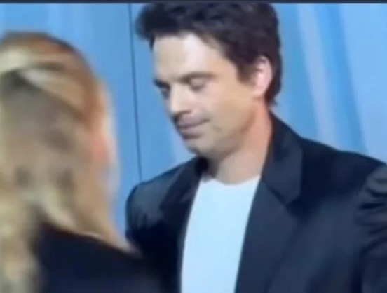 allegedlore's tweet photo. when they ask u to take a photo with ur girlfriend but u lowkey hate her so u keep visibly saying “no” and shaking ur head but they force it anyway :/ https://t.co/DyNumTzkMZ