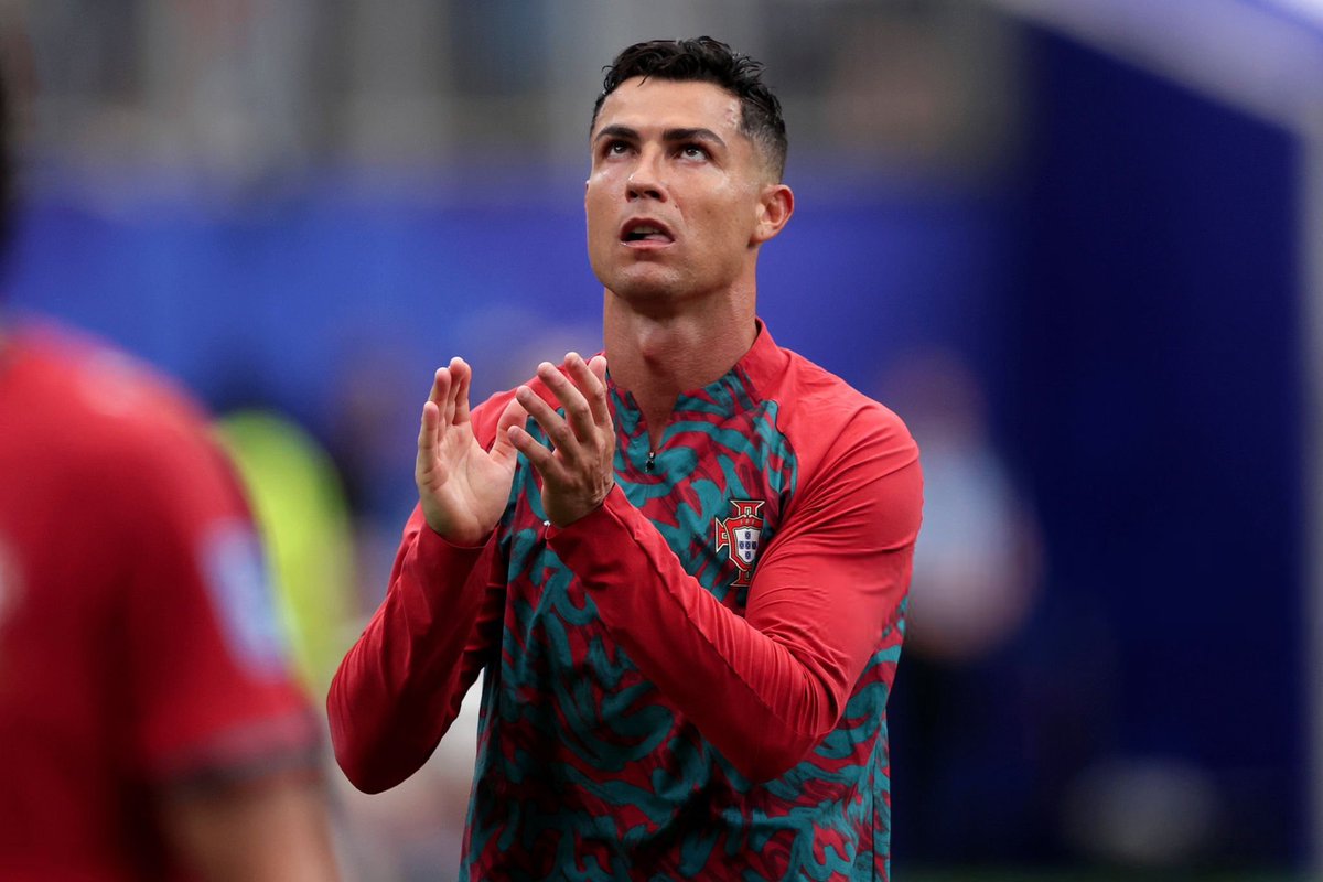 Real_DanGata's tweet photo. 🚨🟢🟢🟢🟢🟢 Cristiano Ronaldo becomes the FIRST player in history to score in SIX different World Cups.
41 years old. Still doing it.
Here we go. 🐐🇵🇹
#WorldCup2026 #Ronaldo https://t.co/fk9ruH8bf1