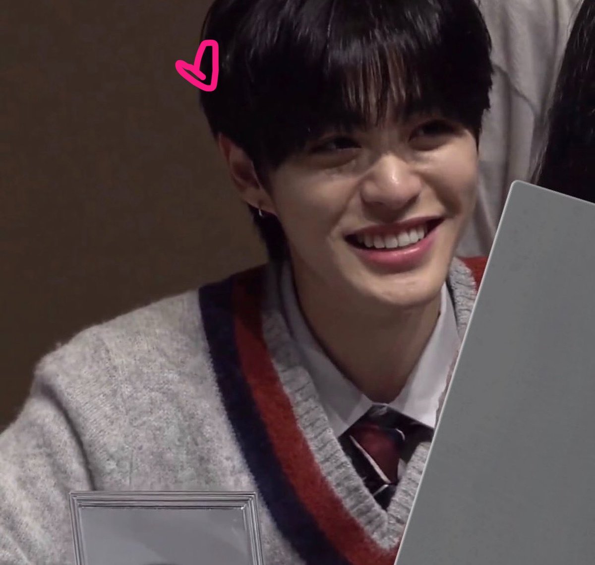 zowryn's tweet photo. 내민우보고싶당💞 https://t.co/AStTKKQZCt