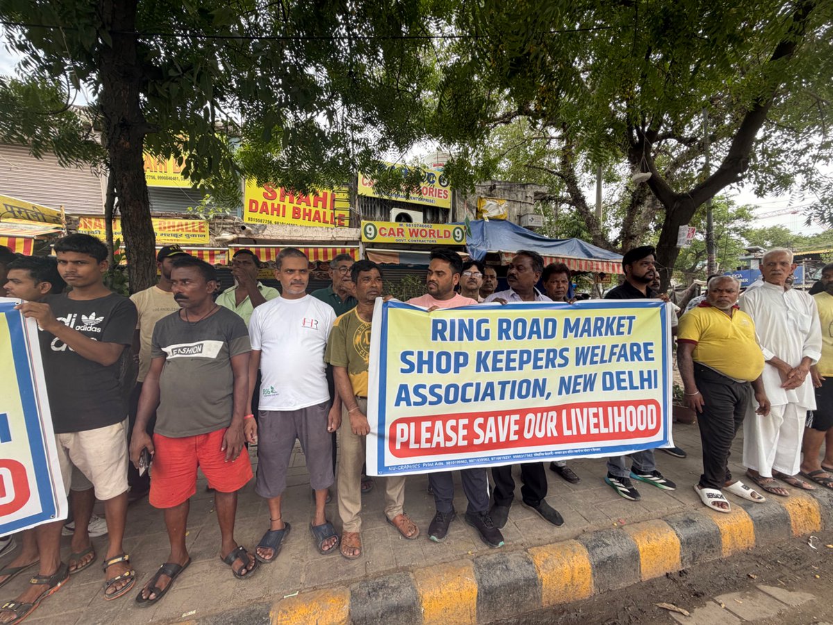 taniadhingr6's tweet photo. @BansuriSwaraj 217 shopkeepers. 60+ years. One market. Hundreds of families.

Ring Road Market has stood since 1962 but today our lvelihoods are at risk.We seek justice, the right to earn an honest living.Please intervene before a 64-year legacy is lost.

#SaveRingRoadMarket https://t.co/T00Jq4nL7H