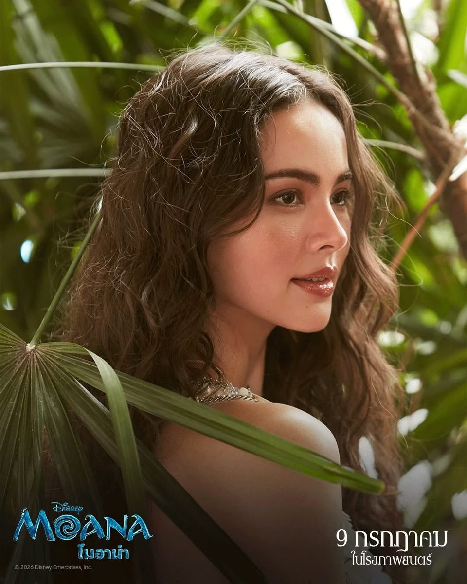 Mainndisney's tweet photo. พบกับผู้ให้เสียงพากย์ภาษาไทยของโมอาน่าในภาพยนตร์ไลฟ์แอ็กชัน ‘ญาญ่า อุรัสยา’
รับชมเสียงพากย์ไทยได้ใน Disney’s Moana #โมอาน่า 9 กรกฎาคมนี้ ในโรงภาพยนตร์
#MoanaTH

Meet Yaya Urassaya, the Thai voice of Moana in the live-action film.
#Yaya  #urassaya https://t.co/tJwCu0NJPv