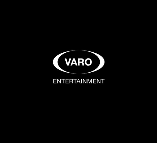 AboutMusicYT's tweet photo. TWICE's Jeongyeon reportedly met with VARO Entertainment regarding her acting career. JYP Entertainment responded that the members are currently in contract renewal discussions and that updates will be provided once everything has been finalized. https://t.co/gb7Mlu8rJd