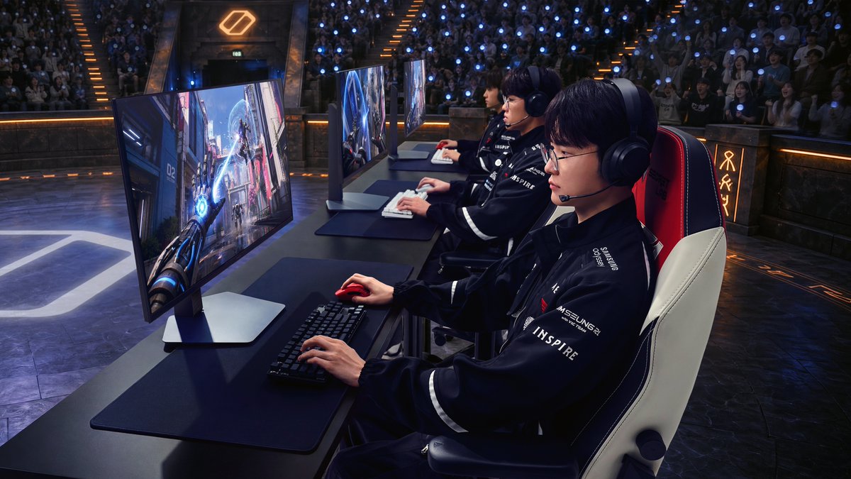 SamsungTV's tweet photo. Epic Screen. Epic Play.
When every millisecond matters, T1 (@T1LoL) plays on Samsung Odyssey — built for speed, clarity, and total immersion. 

*The images contain elements generated by AI, excluding individuals and products depicted

#TogetherAs1 #Odyssey #SamsungMonitor https://t.co/PtYTsEKYW3