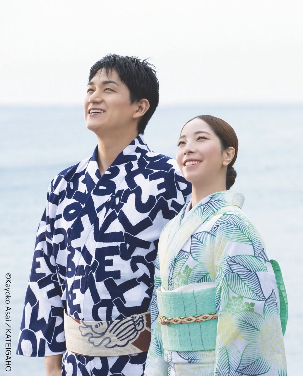 moo_light_777's tweet photo. りくりゅう💖💕✨✨✨
苦悩の先の栄光🏆🥇を経て
やっと辿り着いた自由な夏❤️‍🔥✨✨
そこには夏の浴衣👘遊び心溢れる
お二人様だけの時間が流れる😌🫶✨
春の園遊会のお着物も良かったですが
浴衣姿もまた粋でお似合いです💖💕
📸家庭画報IG
#りくりゅう https://t.co/LR913X9ctA
