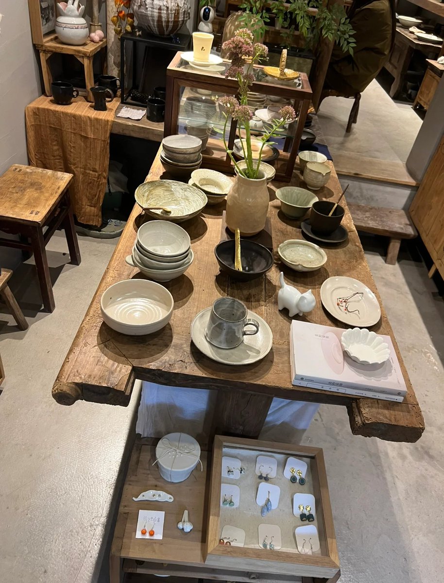 Dashakhamez's tweet photo. Immerse in a 20min clay pinch pot workshop today! Feel the soft earth warm under your fingers, create your tiny custom vessel—no experience needed, just bring curiosity. https://t.co/HXh9XZfa2w