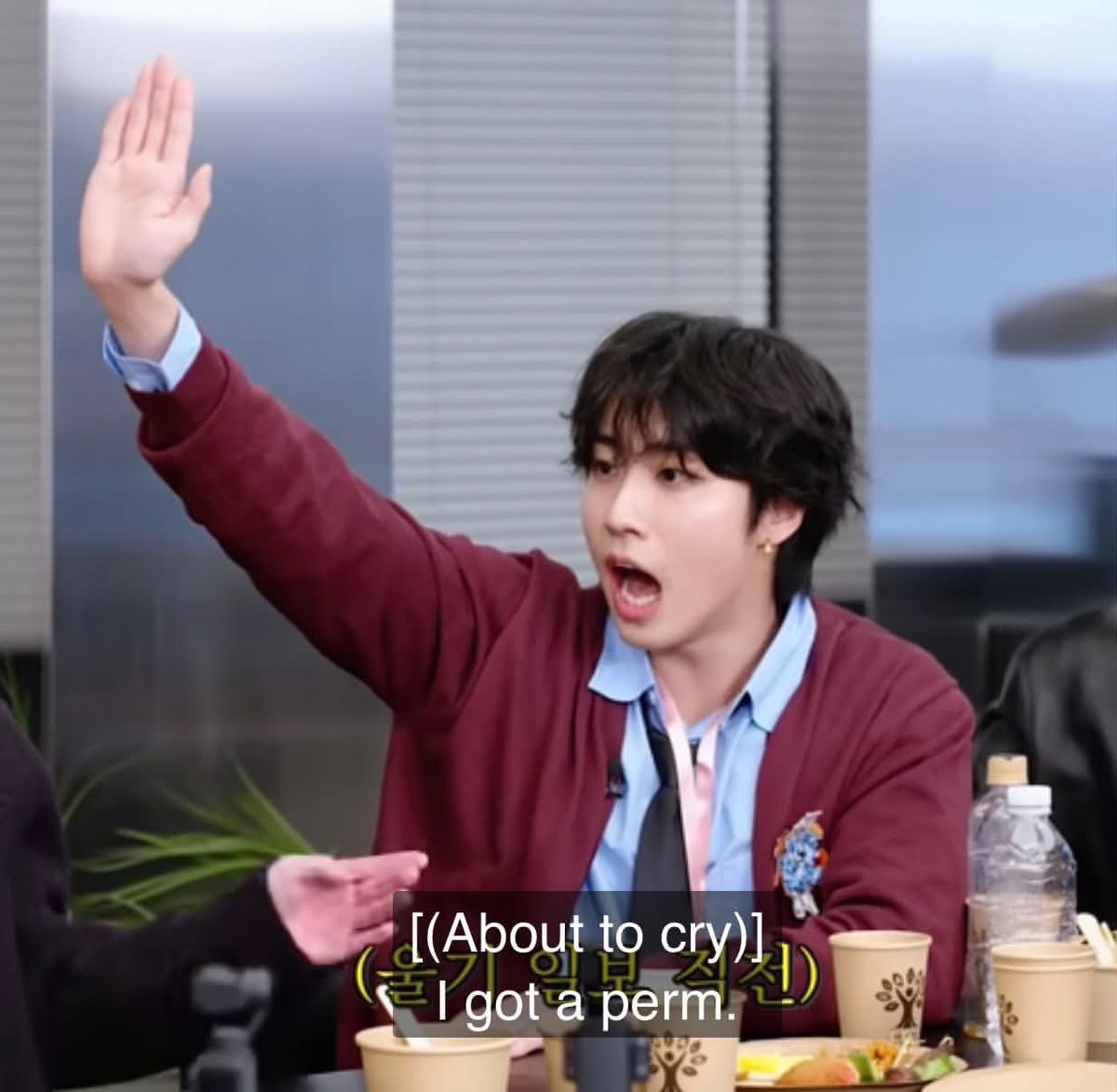 DivineHannie's tweet photo. Bitch you said the perm was to look CUTE so WHAT IS THIS BEHAVIOUR RUN IT HAN JISUNG?? 🥵🥵 https://t.co/stlnQjsOXQ