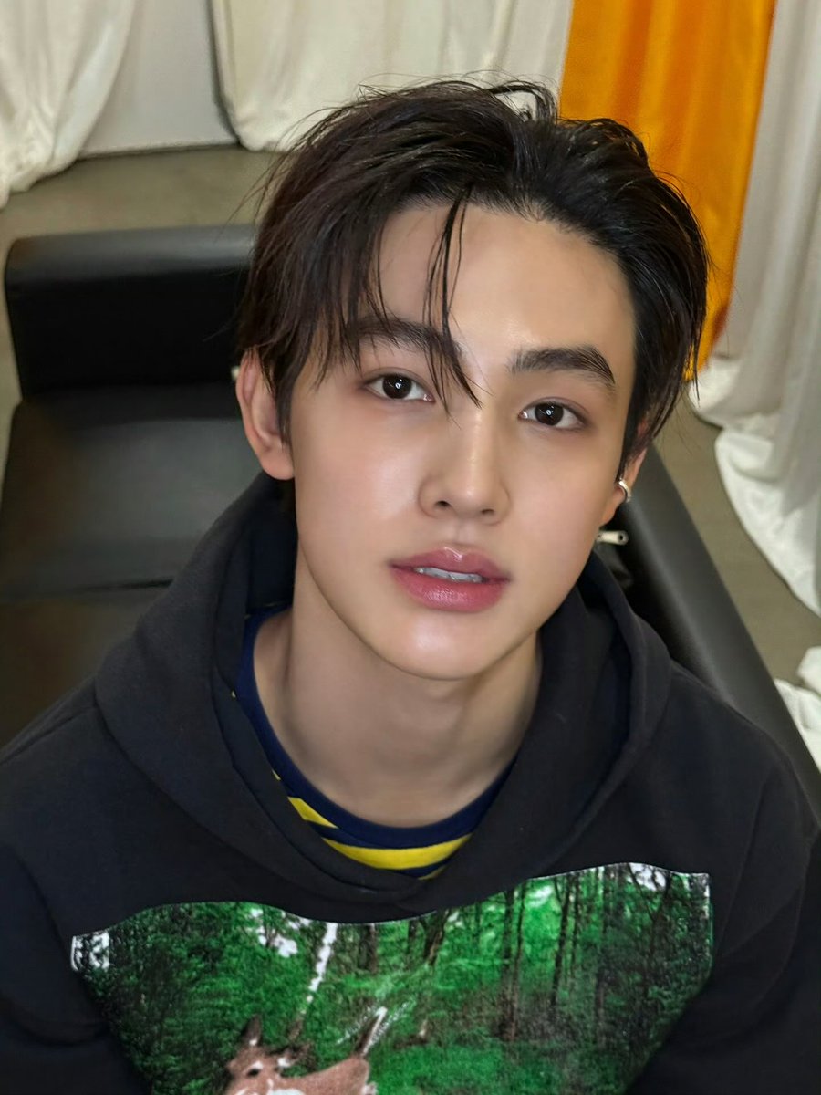 aceomseonghyeon's tweet photo. 📣 | HASHTAG PARTY STARTS NOW ✨ 

#SEONGHYEON AT PARIS FASHION WEEK 2026!

🎯 Target - No limit
🏷 Like, repost 
✨ DROP HASHTAGS ⬇️
 
SEONGHYEON ON DIOR VOYAGE 

#SEONGHYEONxDior
#ParisFashionWeek
#DiorSummer27 @Dior https://t.co/snh7y0Vyw1