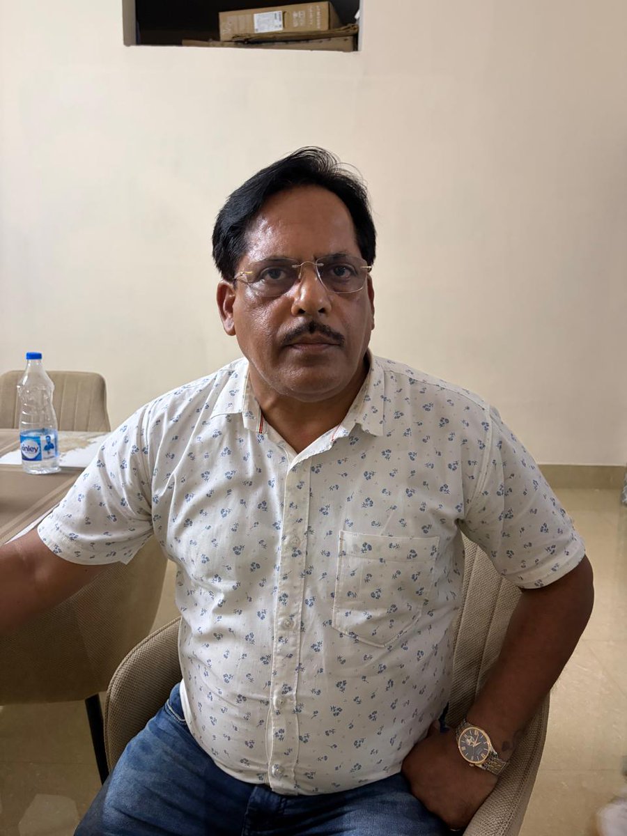 NaxatraNewsOdia's tweet photo. ଘର ଛାତ ଉପରେ ସୁଇମିଂ ପୁଲ୍। ରାୟଗଡ଼ା ଗ୍ରାମ୍ୟନିର୍ମାଣ ନିର୍ବାହୀ ଯନ୍ତ୍ରୀ ପ୍ରସନ୍ନ ପଟ୍ଟନାୟକଙ୍କ ସୌଖୀନ ଜୀବନଶୈଳୀ। ଘର ଦେଖି ଭିଜିଲାନ୍ସ ଜଳକା। ଜଣେ ଠିକାଦାରଙ୍କ ବିଲ୍ ପାସ୍ ଲାଗି ୨ଲକ୍ଷ ଟଙ୍କା ନେଉଥିଲା ବେଳେ ଧରାପଡ଼ିଲେ। ଭୁବନେଶ୍ୱରସ୍ଥିତ ଘରେ ଭିଜିଲାନ୍ସ ରେଡ୍ ବେଳେ ଆସିଲା ଏଭଳି ଦୃଶ୍ୟ।
#swimmingpool #buildingroof #EE #Prasannapattnaik #vigilanceraid #bribecase #corruption