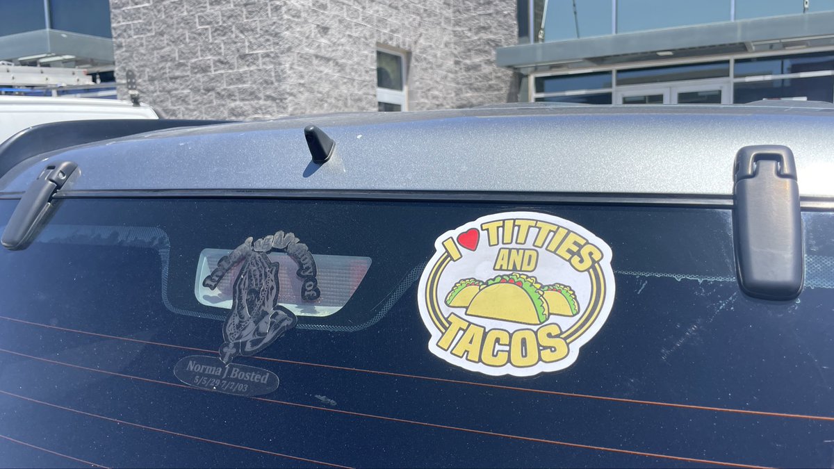 weightlossloads's tweet photo. An interesting car sticker pairing 😄 https://t.co/w31smr7YvV