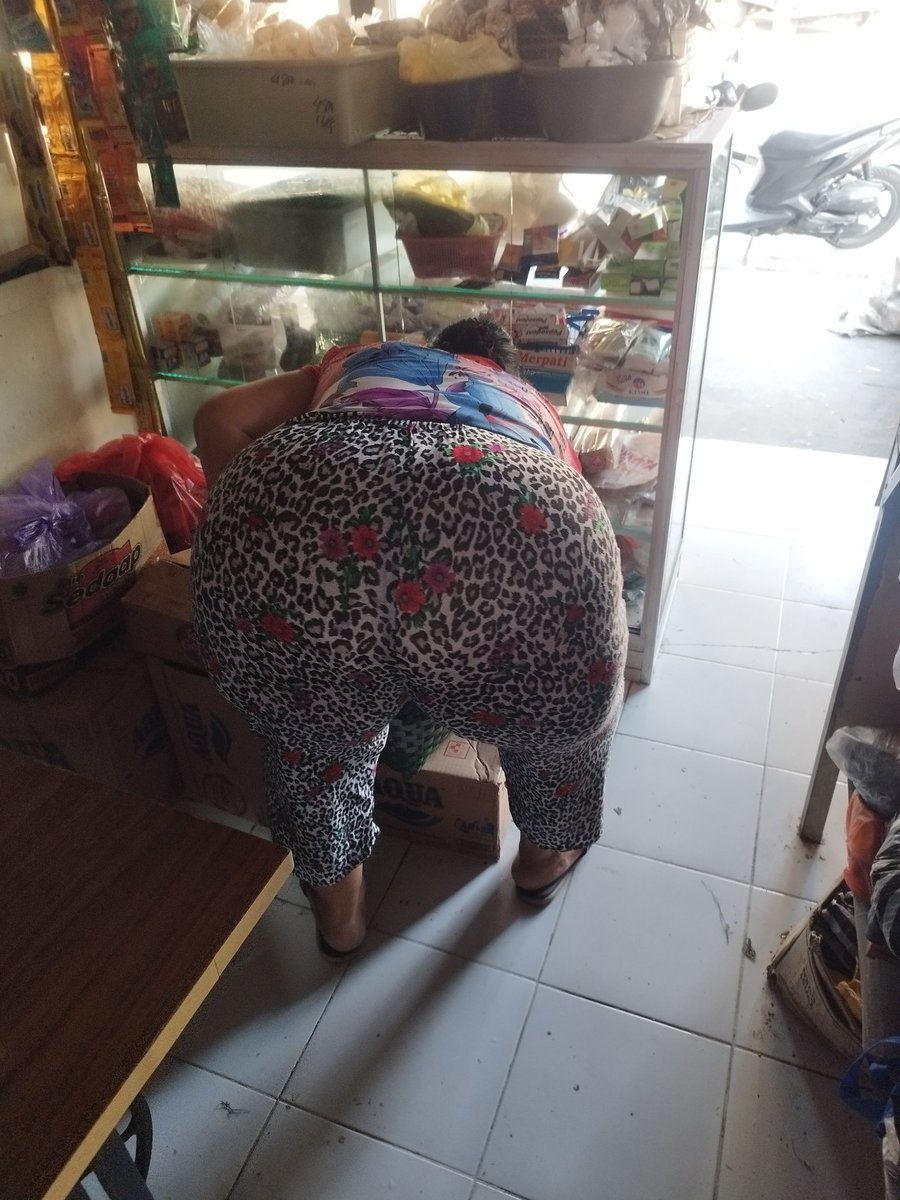 GolgLane's tweet photo. Ada Yg Pngen Sodok Pantat Ibuku Yg Besar?💦 https://t.co/3CCCgOW9A9