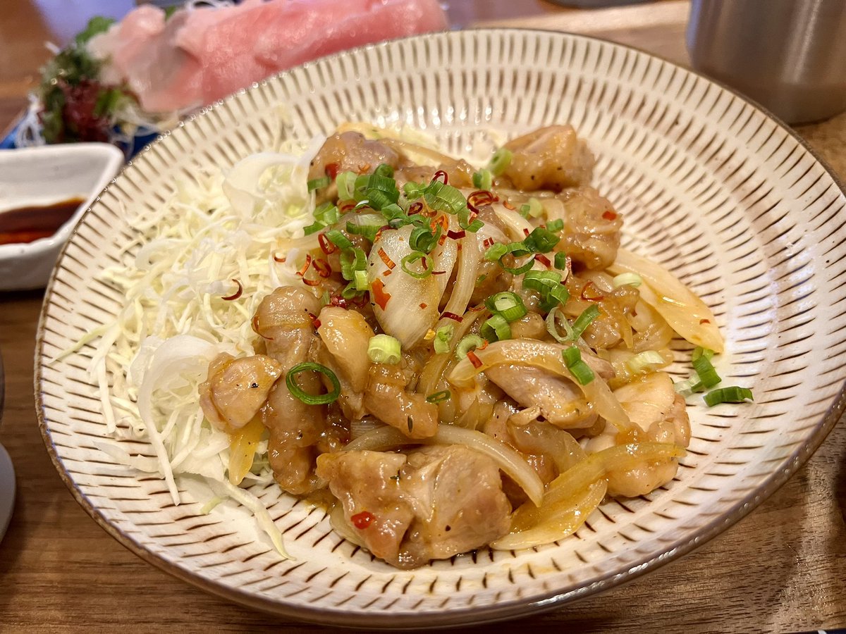 itbs_shige's tweet photo. 今日の晩ご飯は〜鶏から玉葱のサッパリポン酢です！豆板醤を少々加えたピリ辛仕立て♡カリッとフワッとジューシーでいてサッパリなテイストで箸が止まらんー‼︎たまりませんな〜♪我ながらメチャクチャウマーイ♡今夜も上手に出来ました！ご馳走様でした〜٩( ᐛ )و

#料理男子 https://t.co/pcQXMAWB40