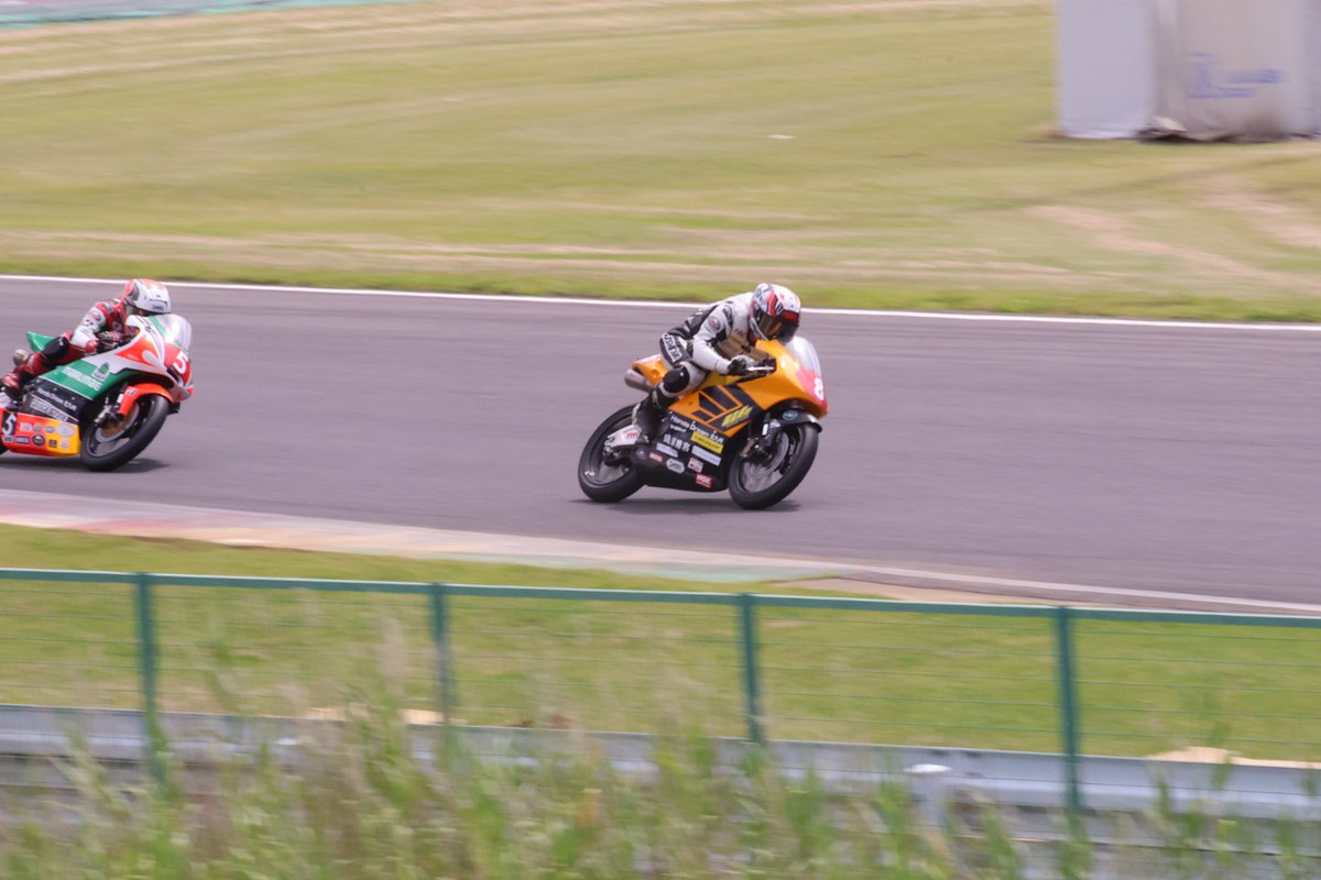 fkmdb770's tweet photo. J-GP 3 №8  仲村瑛冬選手  Team Life Honda Dream Kitakyushu
決勝レースでは惜しくも転倒リタイヤ
レースアンバサダーは2026ミス湘南グランプリ👑
李亜さん
いつも笑顔での対応ありがとう御座います👍
#全日本ロードレース選手権
#TeamLife
#李亜 https://t.co/P4eTvB86as