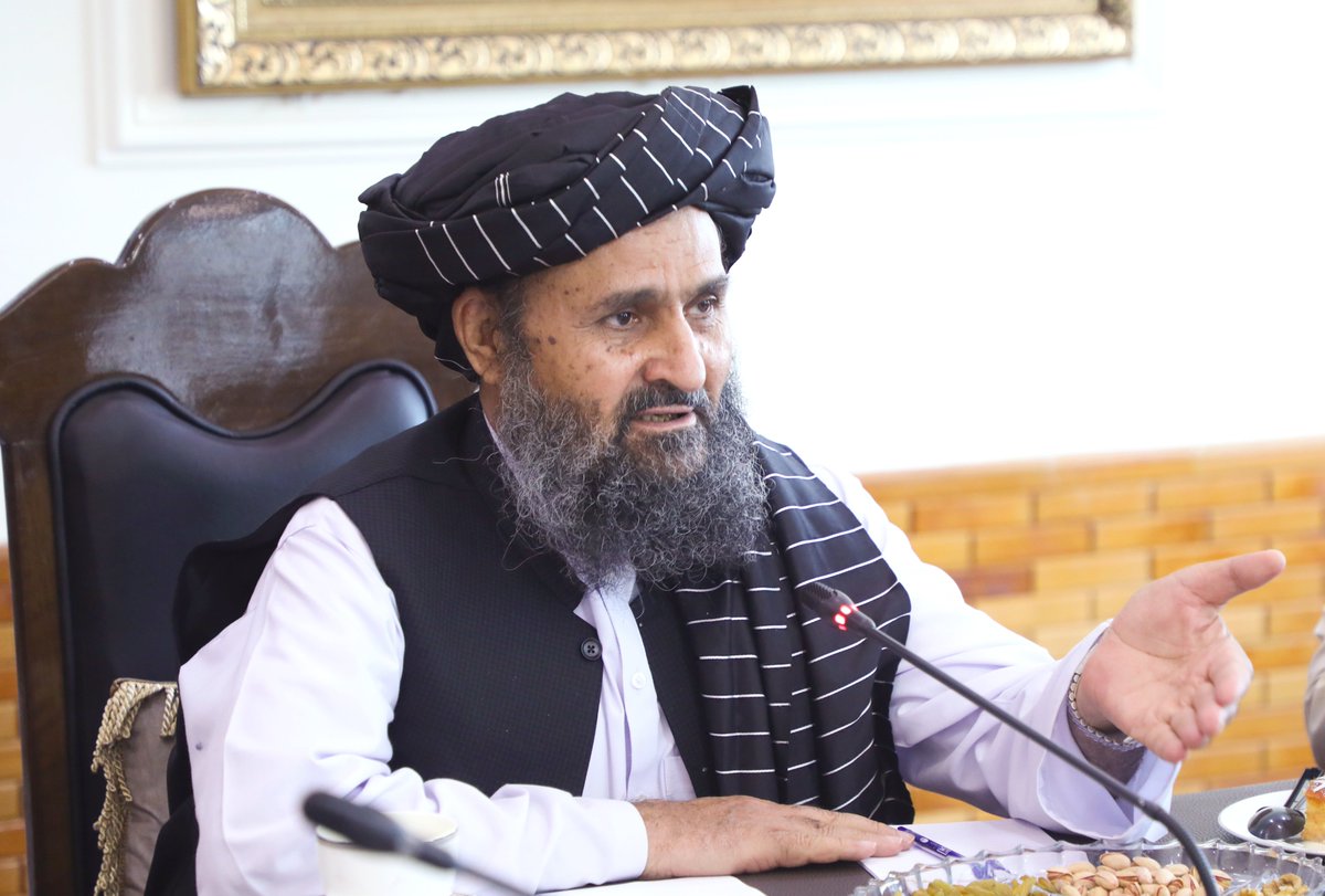 FDPM_AFG's tweet photo. 1/6: تدارکاتو کمېسیون د شاوخوا ۳.۵ میلیارده افغانیو په لګښت ۱۶ پروژې منظورې کړې

د ریاست‌الوزراء اقتصادي مرستیال محترم ملا عبدالغني برادر اخوند په مشرۍ د تدارکاتو کمېسیون نوبتي غونډه نن (چهارشنبه) د ۱۴۰۵ لمریز کال د چنګاښ میاشتې په درېیمه نېټه په مرمرینه ماڼۍ کې جوړه شوه. https://t.co/ccWoH804ji