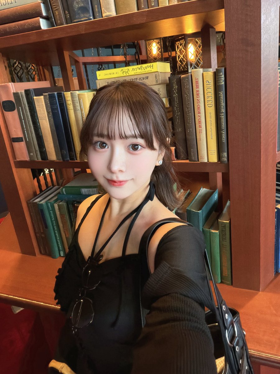 kanaco1114's tweet photo. 先日、舞台「ハリー・ポッターと呪いの子」観劇してきました🦉✨
最近、ハリーポッターにハマった私に
とってはエモすぎる内容でした📕
舞台でここまでの表現が可能なんだと
感動しました…！！
そして✨SKE48時代の同期の
玲奈ちゃんがハーマイオニー役なんだ😭
当時から好きだと公言していた玲奈ちゃんがハーマイオニー😭✨
「ポンコツが頑張ってたでしょ？」と
言ってたけど、ぽんこつ玲奈ちゃんは
存在していなかったよ😭😭
圧巻のお芝居で本当に努力の人🎩✨
ドラマもおめでとう👏

#ハリポタ舞台　#呪いの子