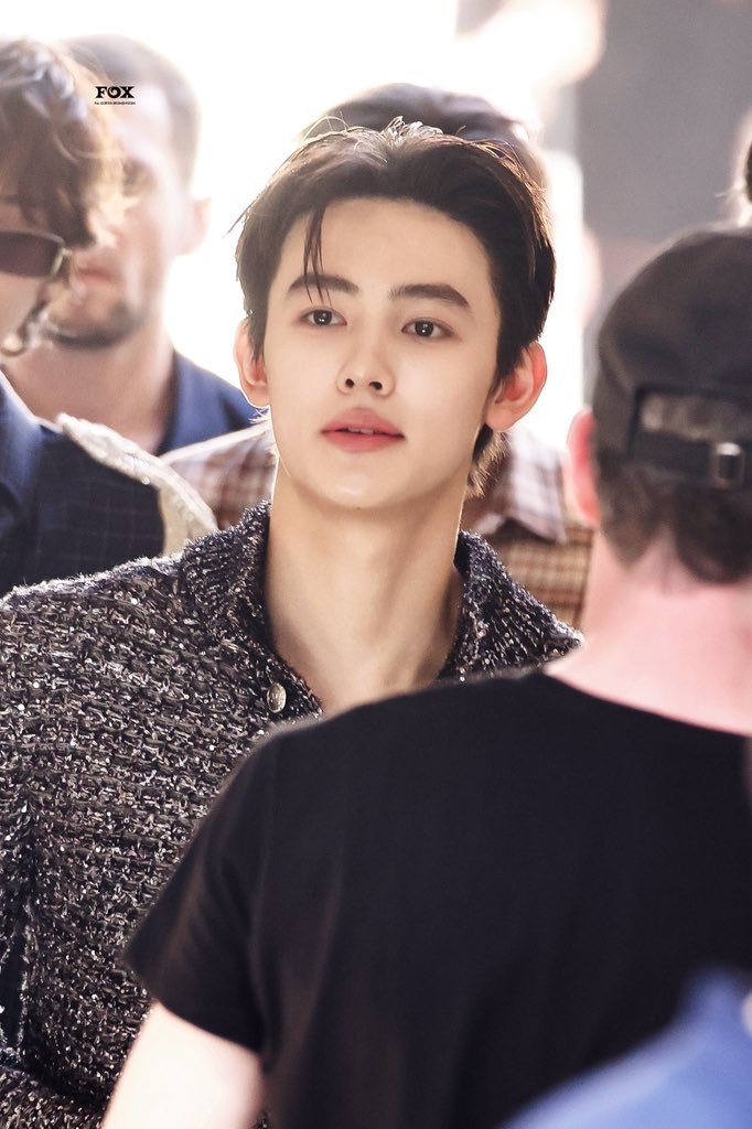 dimpleboy13_'s tweet photo. @TheePopCore SEONGHYEON ON DIOR VOYAGE

#SEONGHYEONxDior
#ParisFashionWeek
#SEONGHYEON @Dior https://t.co/5MV9xgHxrL