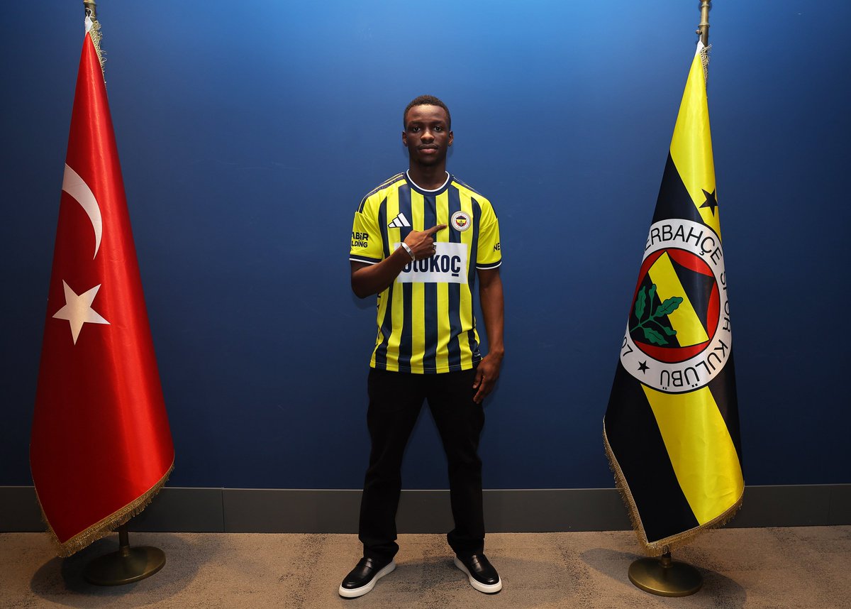TekYolFener's tweet photo. #SONDAKİKA | Fenerbahçe, Amara Diouf ile 5 yıllık sözleşme imzalandığını açıkladı! https://t.co/uczF3Asiqr