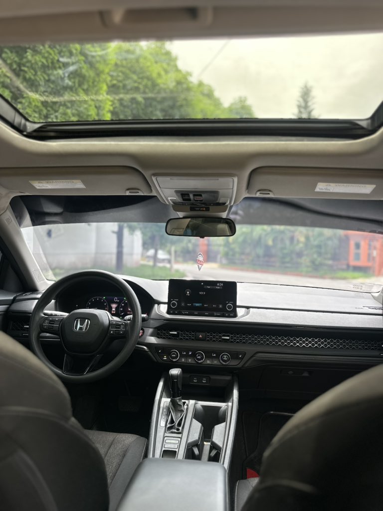 gr8mxn's tweet photo. SALE / SWAP DEAL🚨 

2024 Honda Accord EX 
price — ¢350k | specs —  1.5T engine • 40k miles • keyless entry &amp; start •touchscreen infotainment • rear view camera • sunroof • apple carplay • collision sensors 

please repost https://t.co/gNQPXismoJ