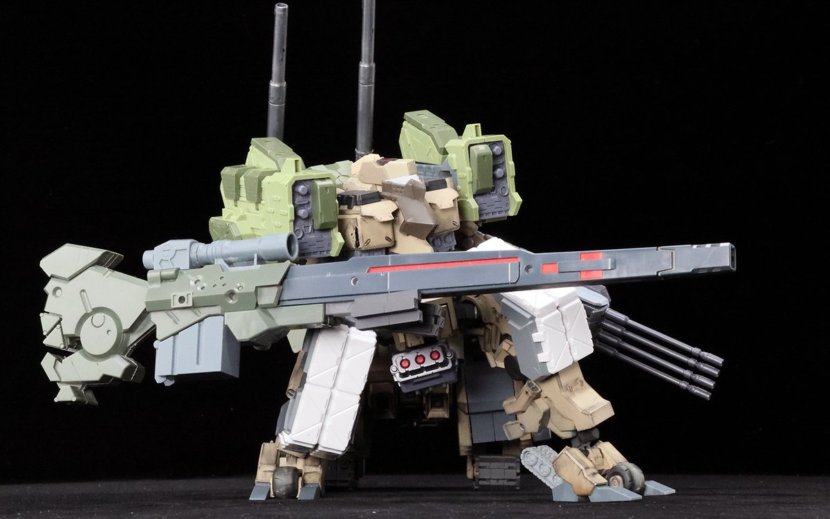 Bronx3349800's tweet photo. #フレームアームズ

ワイ専用FA、輝鎚・突（月側からはグスタフ・パンツァー）のパーツが揃ったので撮影してきました。
重装甲で高火力ながら機動力も低くないという理不尽系の機体として妄想。

ちなみに塗装剥がしに失敗したらこれが遺影になります。 https://t.co/GjAke9qeJd