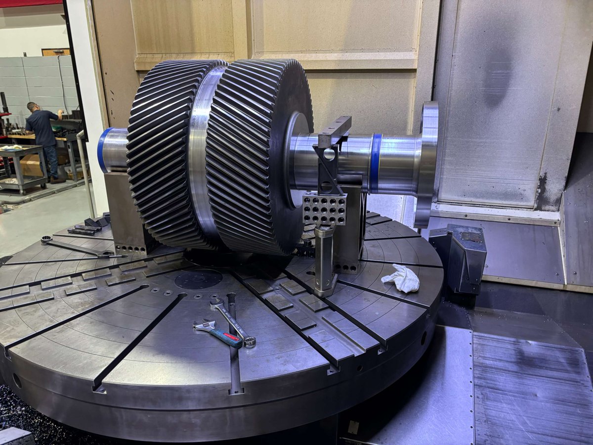 philagear's tweet photo. Philadelphia Gear® can delivery custom high‑speed gearbox solutions with world‑class engineering &amp; reliability. Shown here: a 4,850‑lb double‑helical gear for a centrifugal compressor running at 1,800 RPM. Learn more: https://t.co/O7SrucyH3A 

#gearbox #gearboxrepair https://t.co/fryILKPrAG