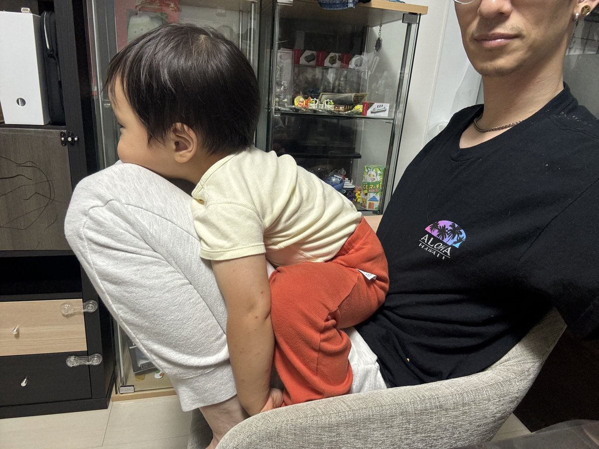 CE_SEIKE's tweet photo. 最近の息子氏の定位置。

なにをやってもここに戻ってきます。 https://t.co/dLIxupUYHJ