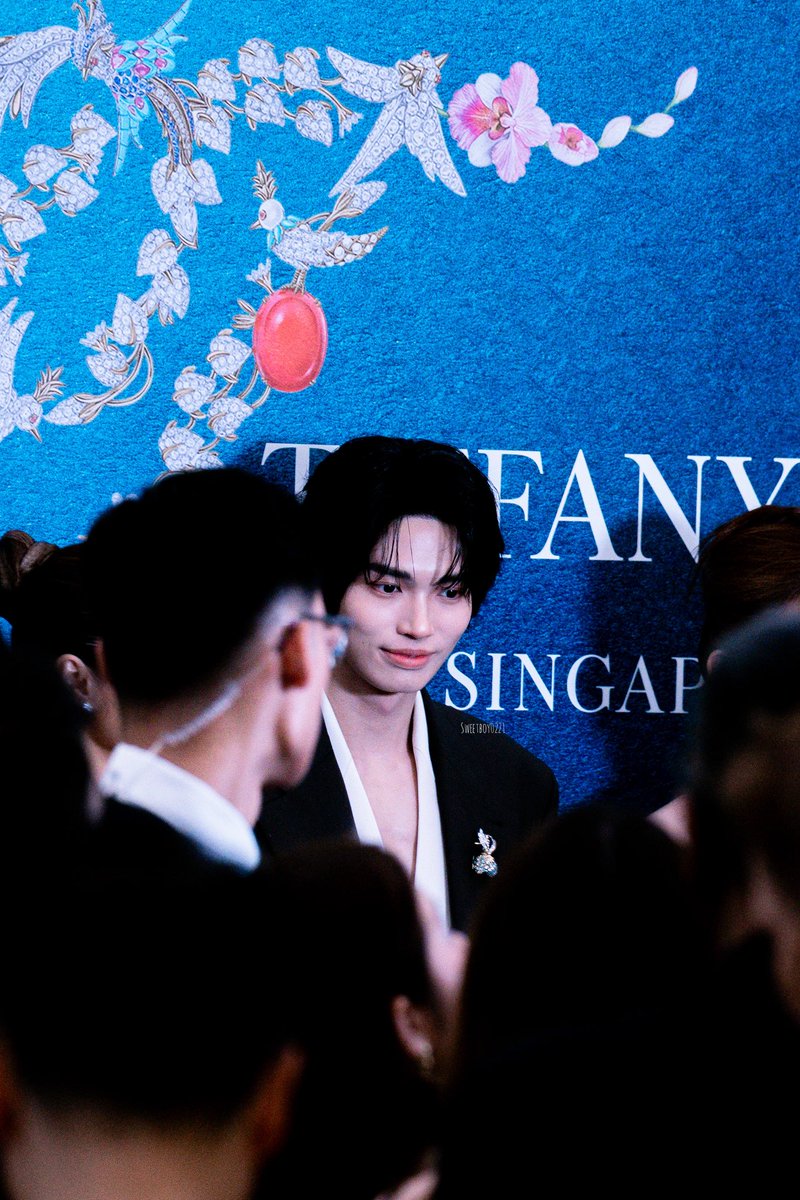 sweetboy0221's tweet photo. 260624 Win Tiffany &amp; Co Ion Orchard Singapore

#TiffanyAndCoxWIN 
#TiffanyAndCo
#winmetawin https://t.co/lxR0MPiXnz