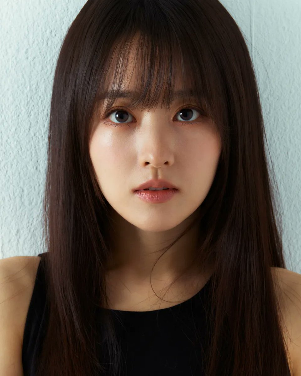 UAM5537's tweet photo. @ASithLawd Park Bo-young. She is 37 years old. In Korea, this is not controversial at all. Does that make sense? Rather, it is a relief that she wasn't treated as a feminist just because her character has short hair. #stellablade #shiftup https://t.co/tJ5PgperPo