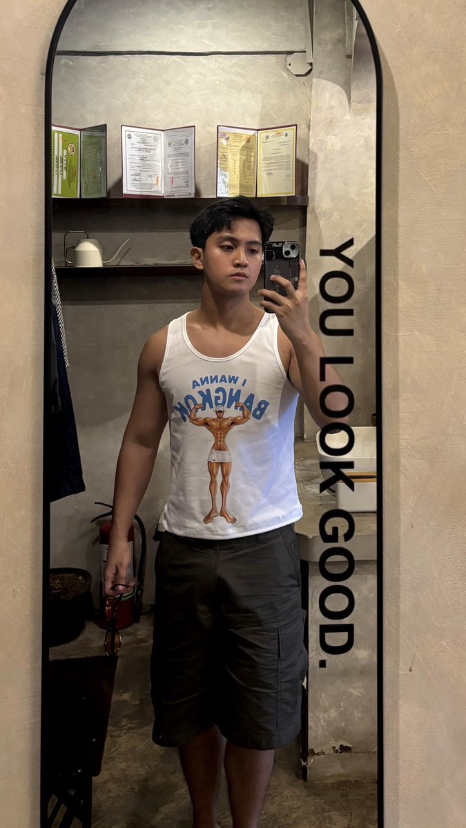 svnchezalex's tweet photo. turned 25😗 https://t.co/FDRAQIVJRN