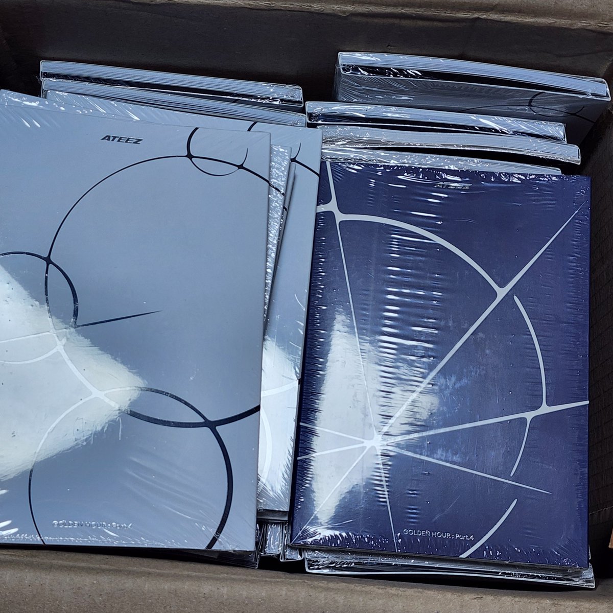 justyangdoit's tweet photo. 에이티즈 ATEEZ GOLDEN HOUR : Part.4 미개봉 앨범 양도 

PHOTOBOOK ver. 각 0.4
POCAALBUM ver. 각 0.2
(+재배비)

연락주세요:)
https://t.co/K3BQM7n4W0
홍중 성화 윤호 여상 산 민기 우영 종호
ATEEZ HONGJOONG SEONGHWA YUNHO YEOSANG SAN MINGI WOOYOUNG JONGHO WTS https://t.co/haDMdW8Dd9