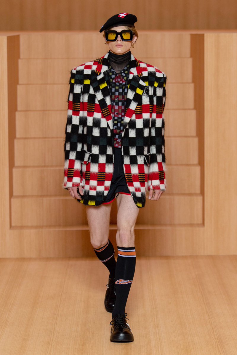 jacquemusx's tweet photo. Louis Vuitton Men SS22 by Virgil Abloh 🖤 https://t.co/5WEOKBTiZF