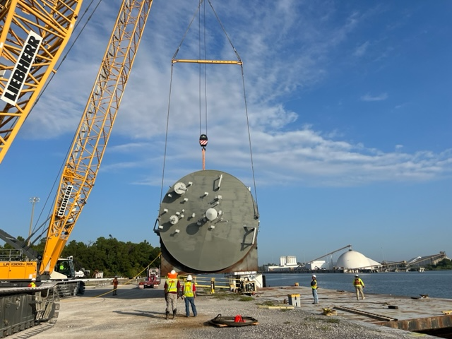 AmericanTankinc's tweet photo. From our waterfront facility in Moss Point, MS, AT&amp;V has fabricated vessels up to 50 feet in diameter and 400 feet in length, as well as a wide range of large-scale structures destined for export markets worldwide. #CleanEnergy #storageterminals #storagetanks #StorageSolutions https://t.co/2glPaS226y