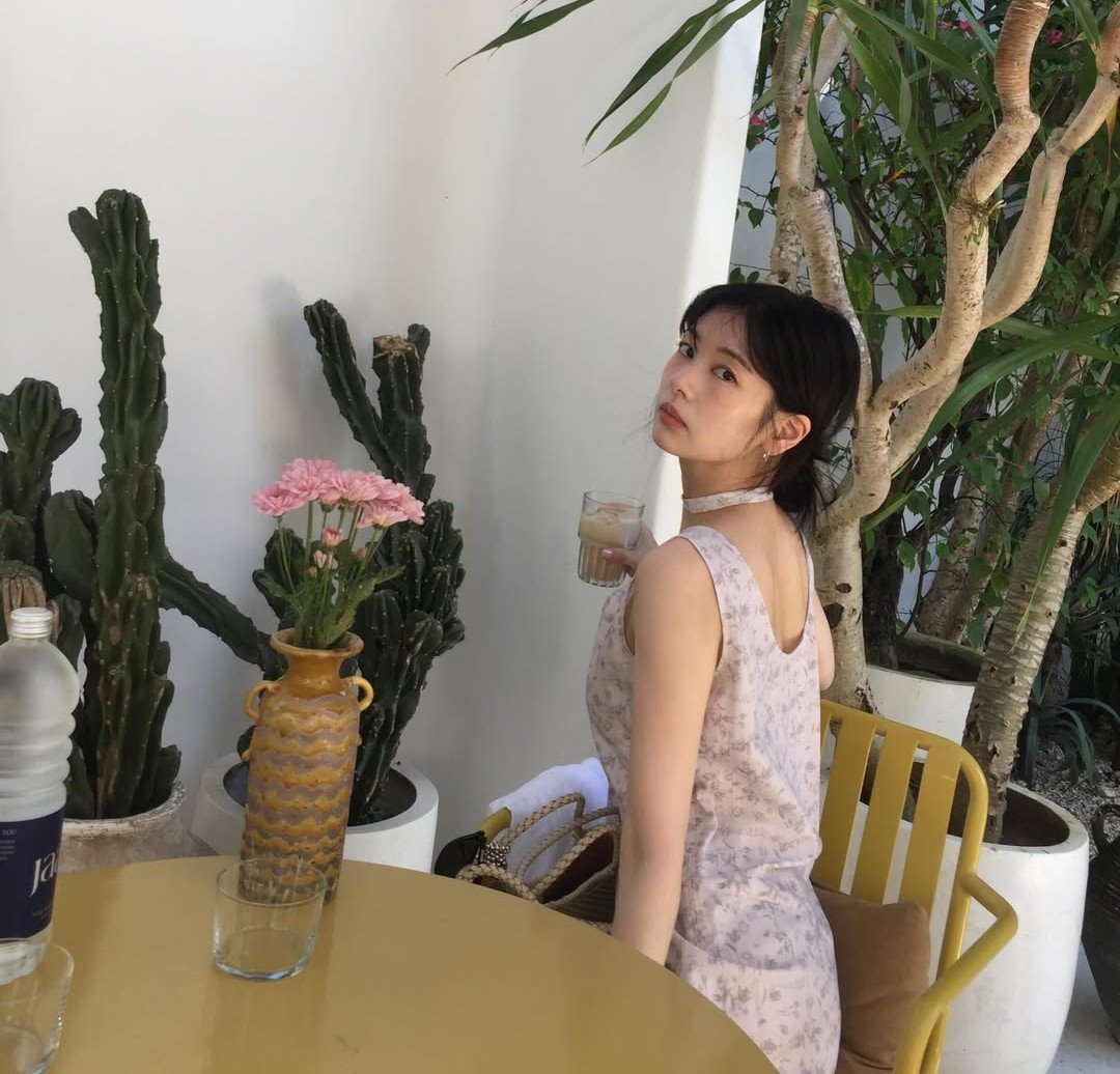 purysays's tweet photo. okay breathe. Somin a bali girlie  and I'm fully supportive 😭🤍 https://t.co/oPSfPIeiZp