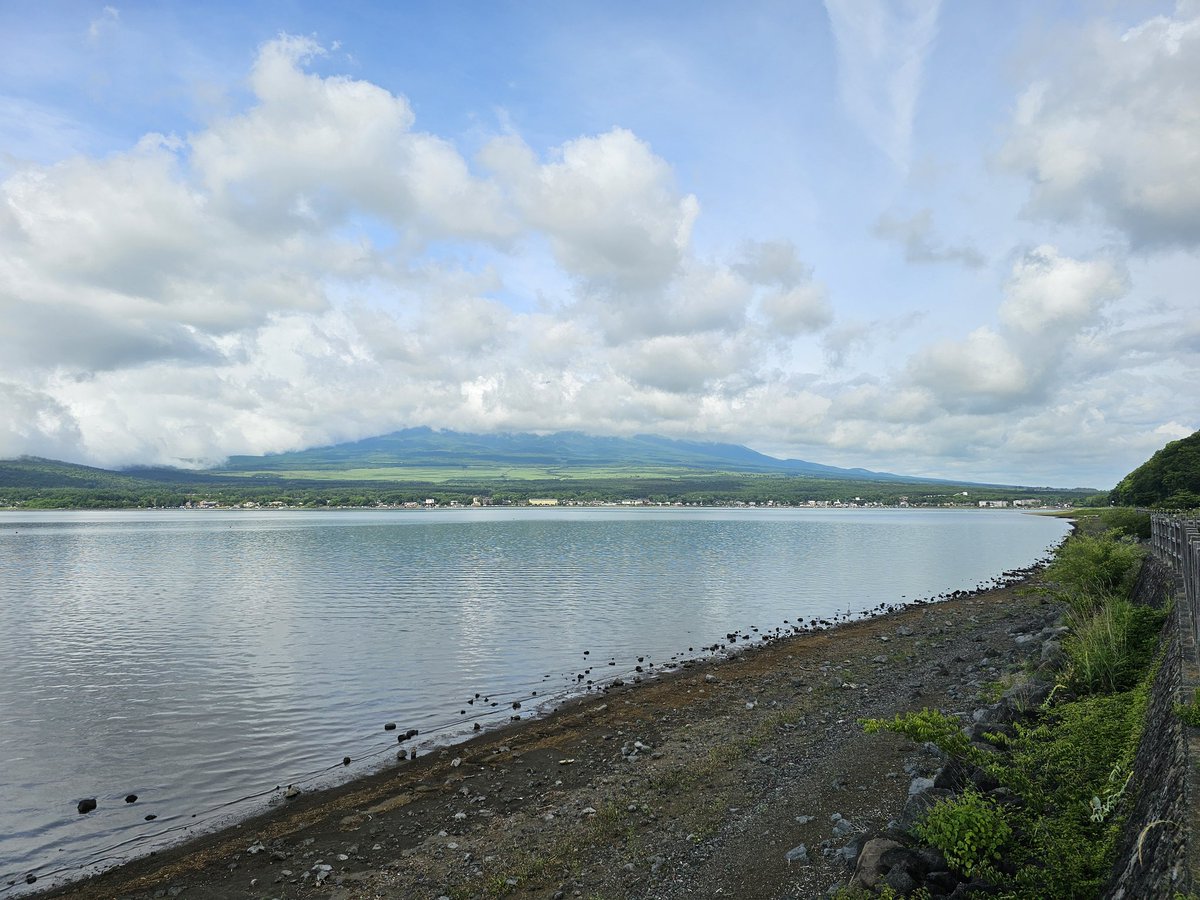 housecrea's tweet photo. 久しぶりに緑を見た気がする。
向かう先は山梨。
さて煩悩まみれの自分が向かってる先は何処でしょう？ https://t.co/QyB00POfEL