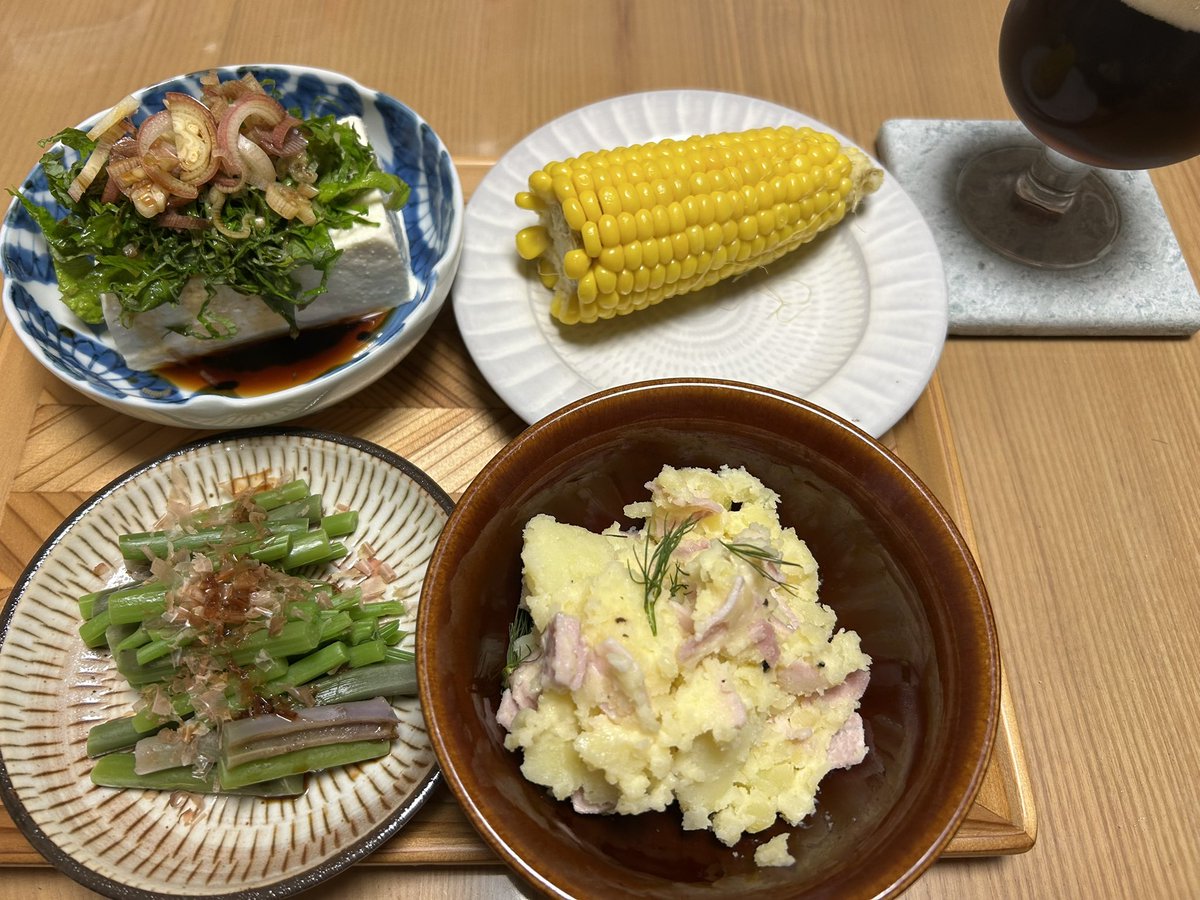 daichinoko_32's tweet photo. 今夜は久しぶりに晴れ間が出たので夏っぽいおつまみで乾杯🍺
山菜のみずはそろそろ終わりかな…今年も十分に山菜を食べました。感謝です。
台風が複数接近中ですが無事に過ぎ去るといいですね🙏
#非加熱長期熟成天日塩 https://t.co/hIl5dIktMv