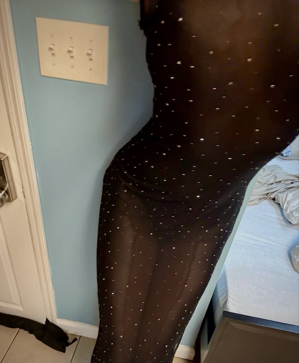 BoyyDoll's tweet photo. My little black dress 😁 https://t.co/zOJ54CIZXs