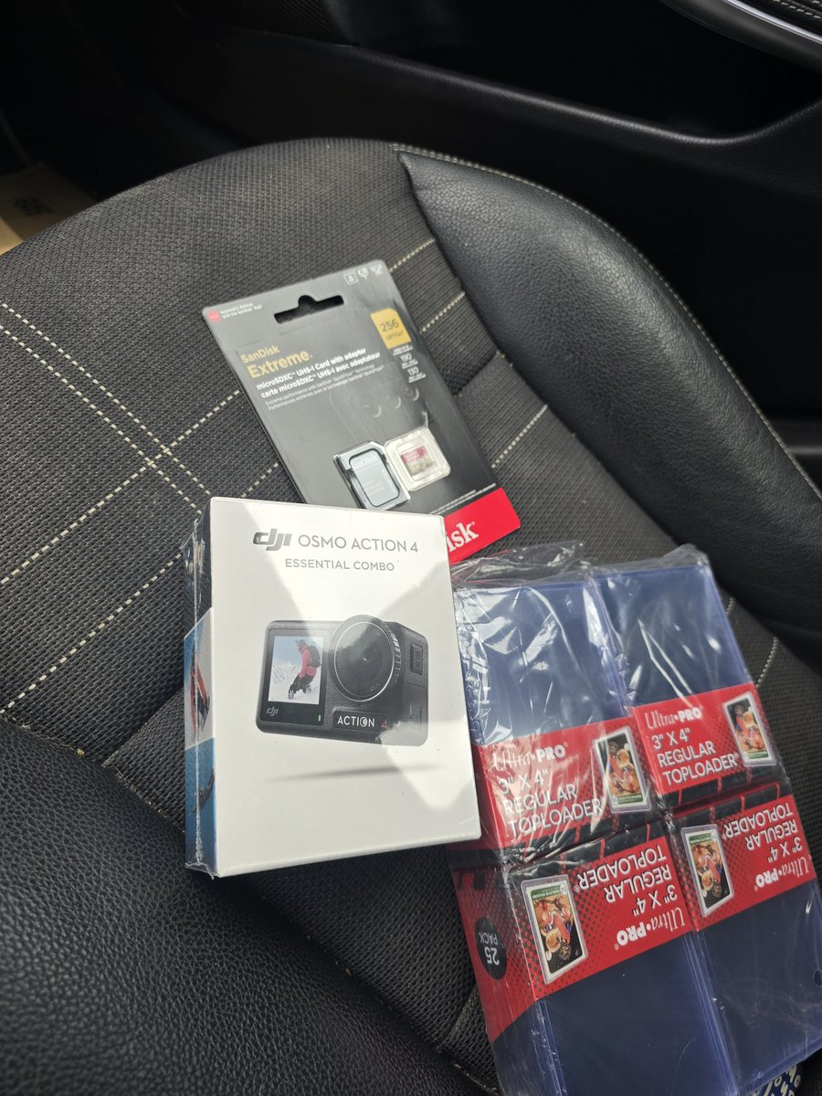 SilverOnePiece's tweet photo. Habrá que empezar a vloggear en los regios! Esto sale de los beneficios de youtube! Gracias mi gente por verme cada día! https://t.co/NZlp0YCWRL