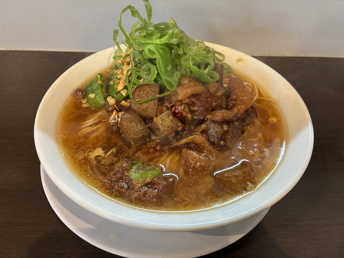 kyoka0x0's tweet photo. 名無しの麺屋a.k さん
ぼっかけラーメン
ぼっかけ黒酢付 単品✕2
和え玉鶏油

今日は炭火の炙りチャーシュー!!最高
ぼっかけ、白米とだとヤバかった🤦‍♀️🍚
単品おかわりもして腹パン
ぼっかけ、ダブル・トリプルの連続で予想以上に無くなるの早かったらしい🫢
今月営業28日まで⚠️ https://t.co/vYYC5PJzVE
