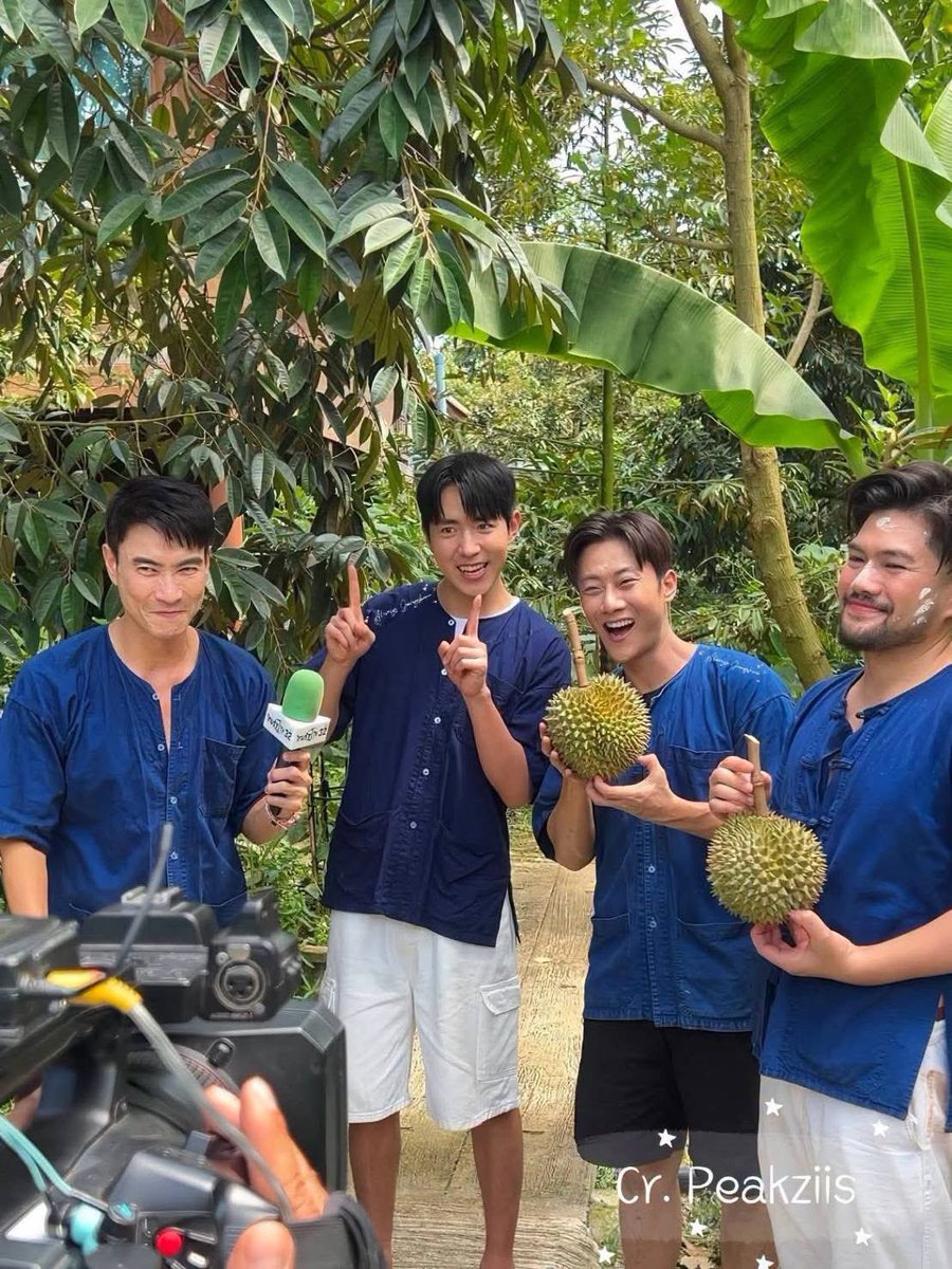 rabbitstar41's tweet photo. พี่จองน้องแดน น่ารักสดใสมาก ๆ
แล้วพี่จ๋า จิ๋วหลิวสุดอ่ะ  🩷💛
#พี่จอง #น้องแดน https://t.co/6RJGHDJ5On