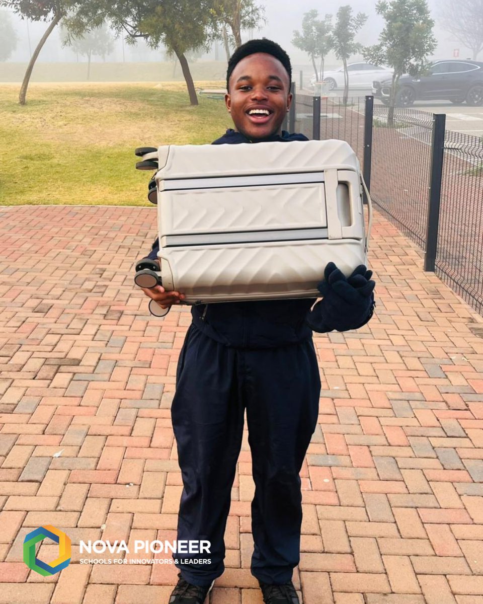 novapioneer_sa's tweet photo. Spirit Week at Nova Pioneer Ormonde Senior School was epic! Our "Anything But a School Bag" theme brought out the wildest creativity. From buckets to unique inventions, our Novaneers crushed it!  #NovaPioneer #NovaPioneerOrmonde #SpiritWeek #ThinkingDifferently #WeAreNovaneers https://t.co/WwJVnKh5wn