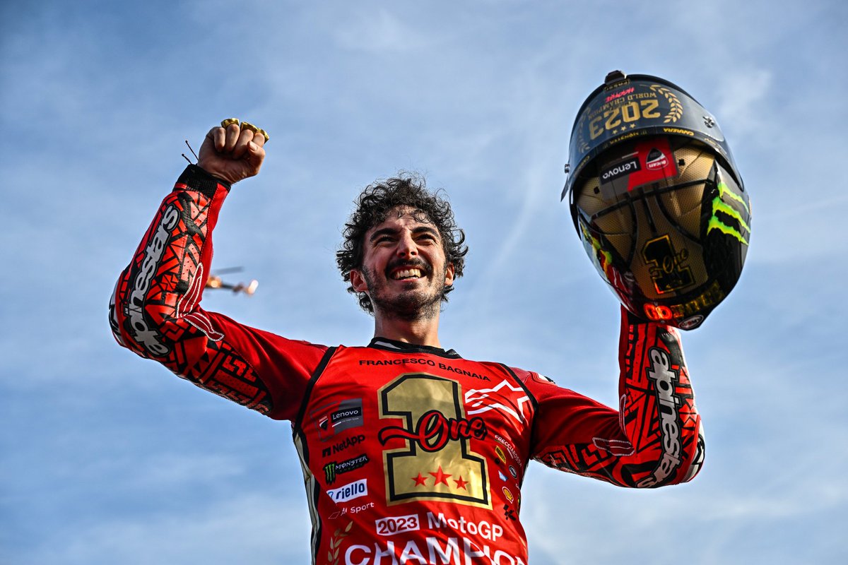 FranckyHawk29's tweet photo. 🚨Onori al Pilota più vincente della storia della Ducati.
Con 31 vittorie e 2 Titoli Mondiali è colui che ha riportato il Titolo a Borgo Panigale dopo la vittoria di Stoner nel 2007.
#MotoGP https://t.co/l4lFhD83JT