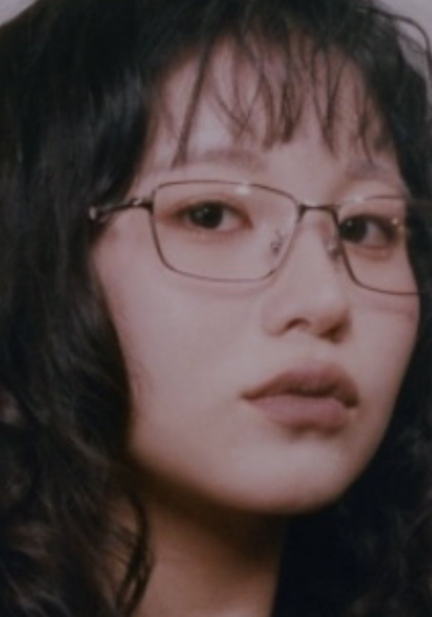 Lsun586's tweet photo. 普段の映り方に美意識発揮しないのに、ステージでは指先まで綺麗なシルエットで舞うKOHARUさんをずっとみていたいんですよ。
あとこの上唇も下唇も山なりになってるのホンマに可愛いのなんだこれ。 https://t.co/S6gGNGHrpe