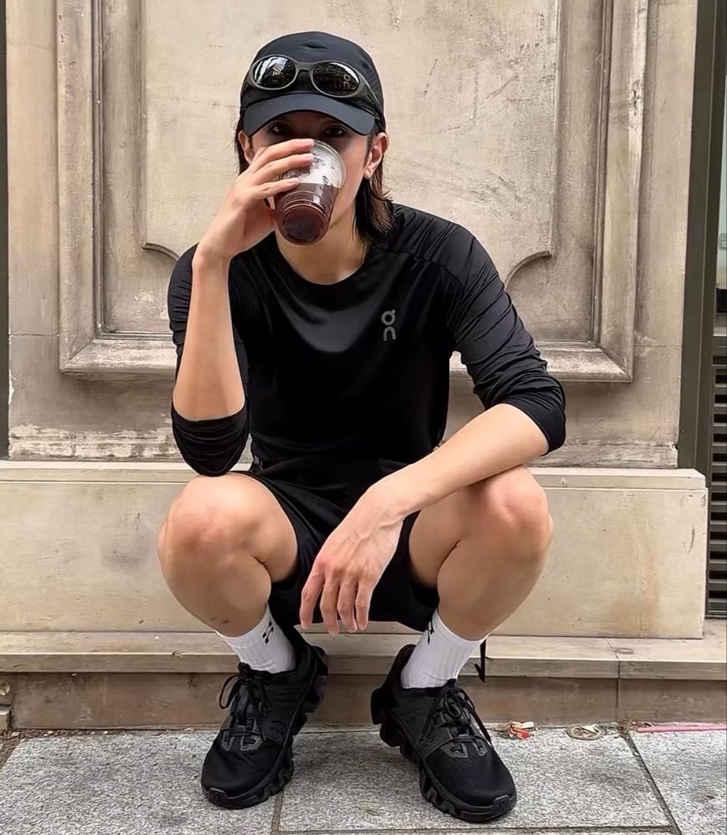 spii____mmmm's tweet photo. 頭の先からつま先まで好きなんだけどどうしたらいい？ https://t.co/DR8Gr0jyWH