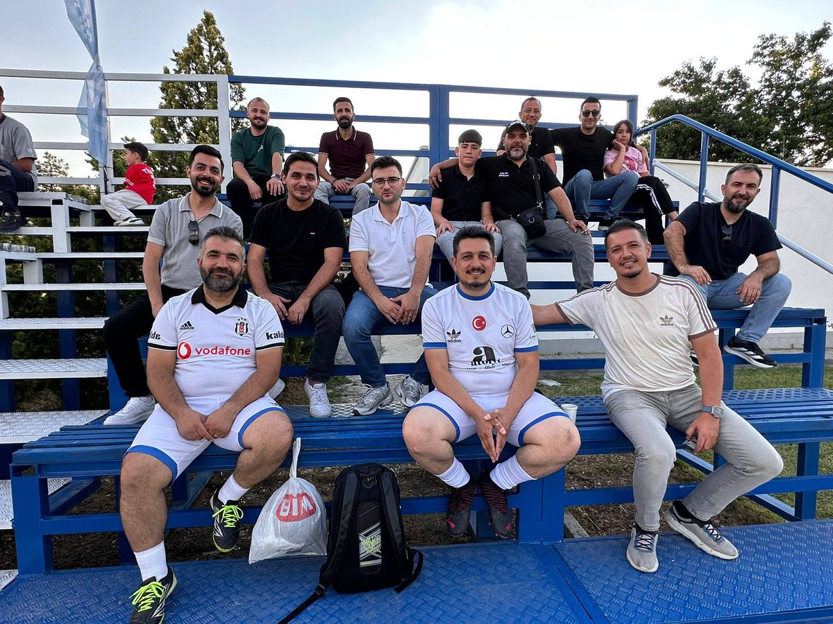Sb1Tms's tweet photo. SPOR DOSTLUK VE KARDEŞLİKTİR...
Turnuvaya katılım sağlayan tüm takımlarımıza üstün başarılar diler Fair Playin ve dostluğun ön planda olacağı sakatlıkların yaşanmayacağı bir turnuva olmasını dileriz.
#TürkMetalSendikası
#UysalAltundağ
#Aksaray1NoluŞube https://t.co/Jn8UpqkyJS