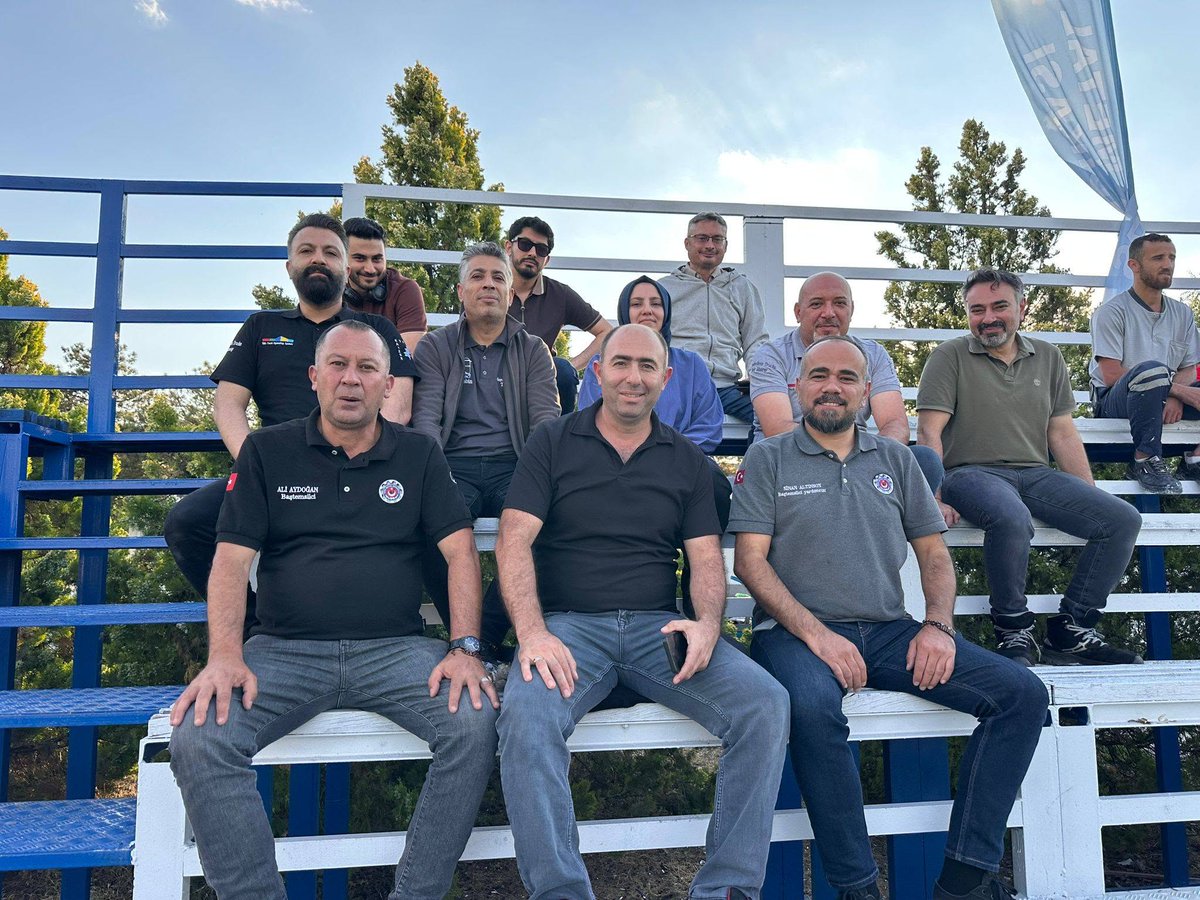 Sb1Tms's tweet photo. SPOR DOSTLUK VE KARDEŞLİKTİR...
Turnuvaya katılım sağlayan tüm takımlarımıza üstün başarılar diler Fair Playin ve dostluğun ön planda olacağı sakatlıkların yaşanmayacağı bir turnuva olmasını dileriz.
#TürkMetalSendikası
#UysalAltundağ
#Aksaray1NoluŞube https://t.co/Jn8UpqkyJS
