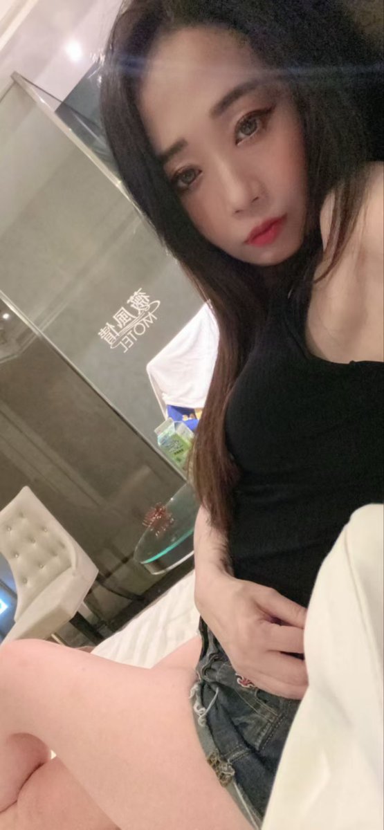 Siting04180's tweet photo. 還是以前好🤣 https://t.co/2UTo25559I